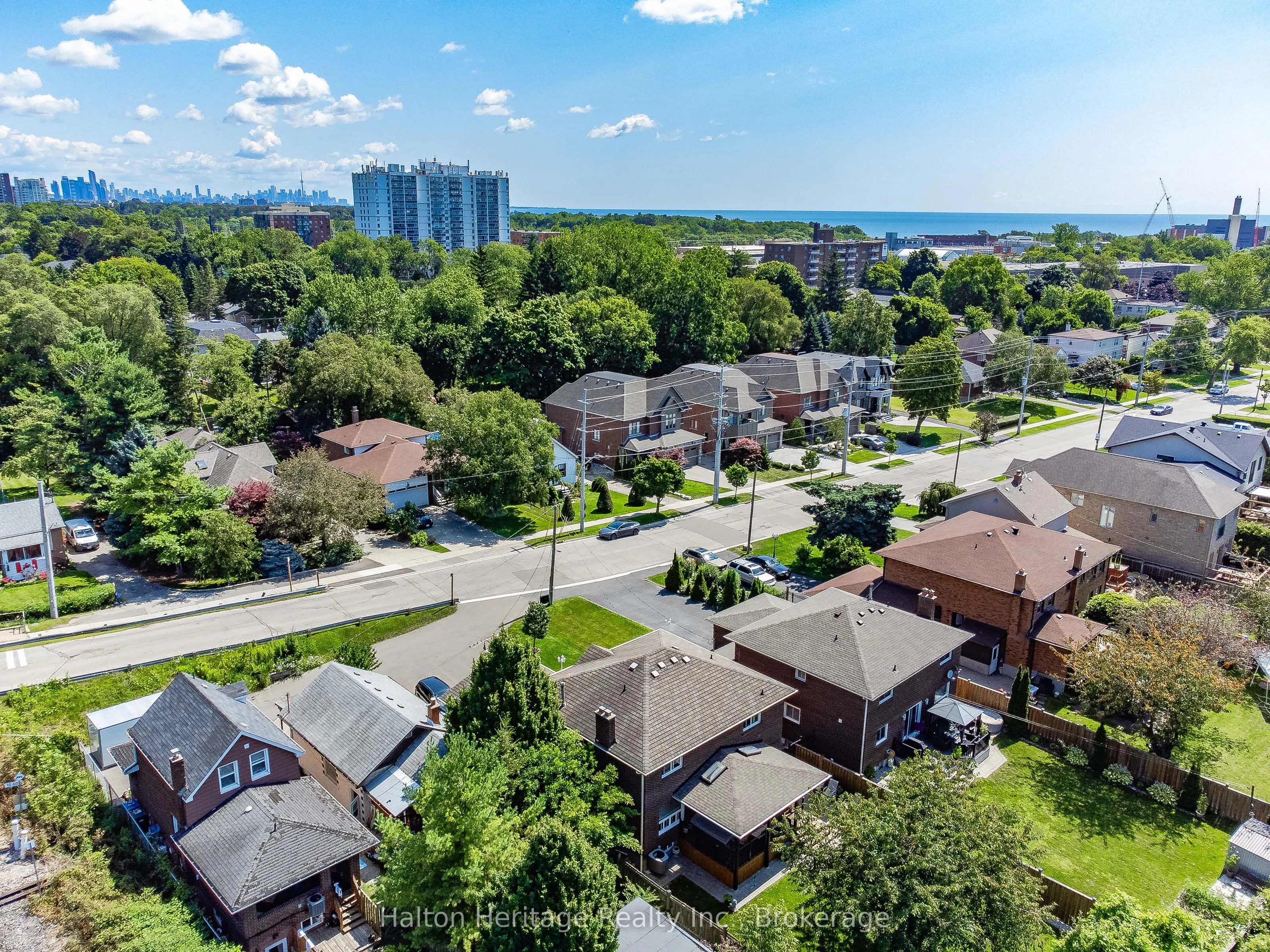 1104 Haig Boulevard