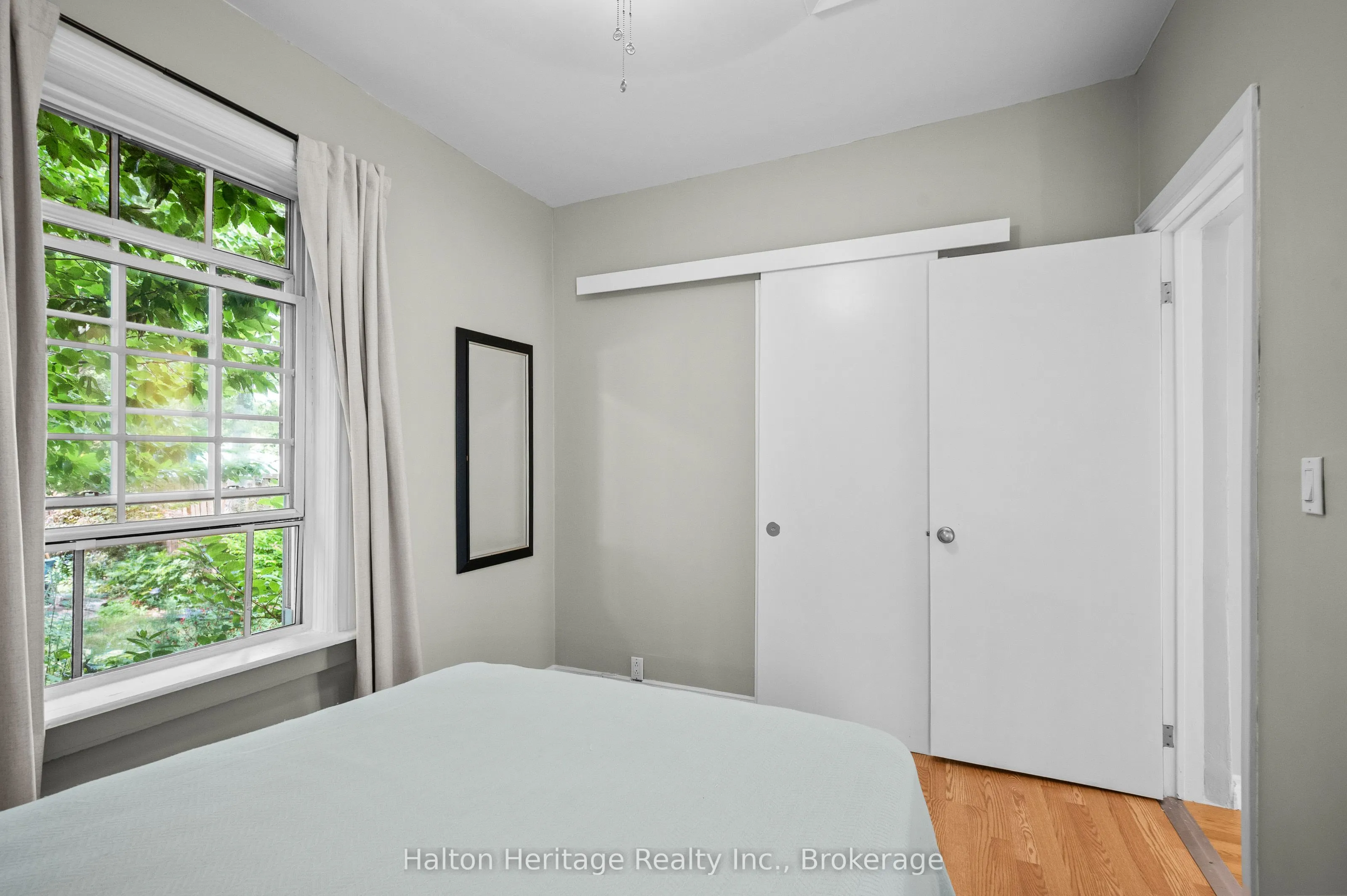 1104 Haig Boulevard