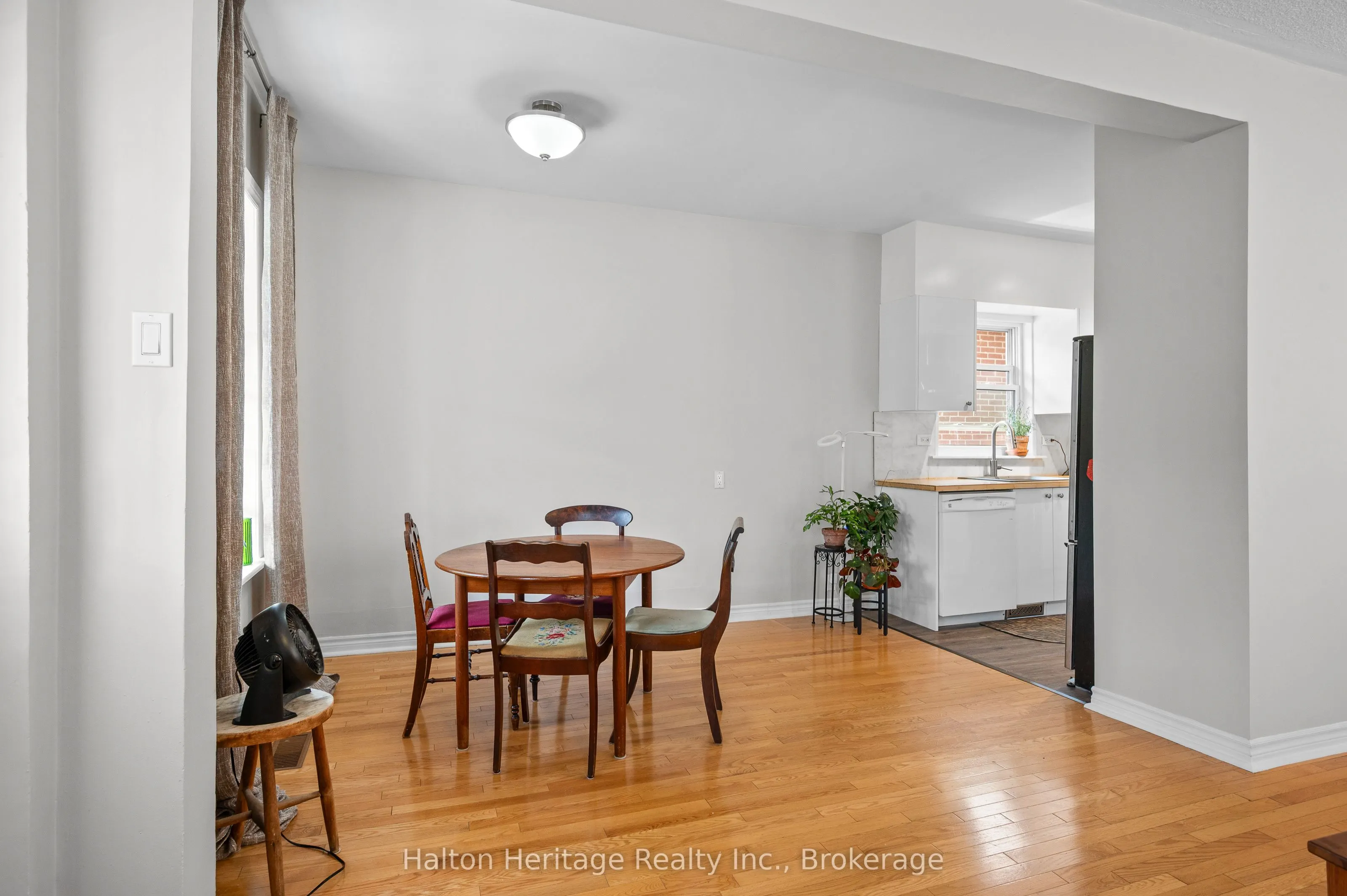 1104 Haig Boulevard