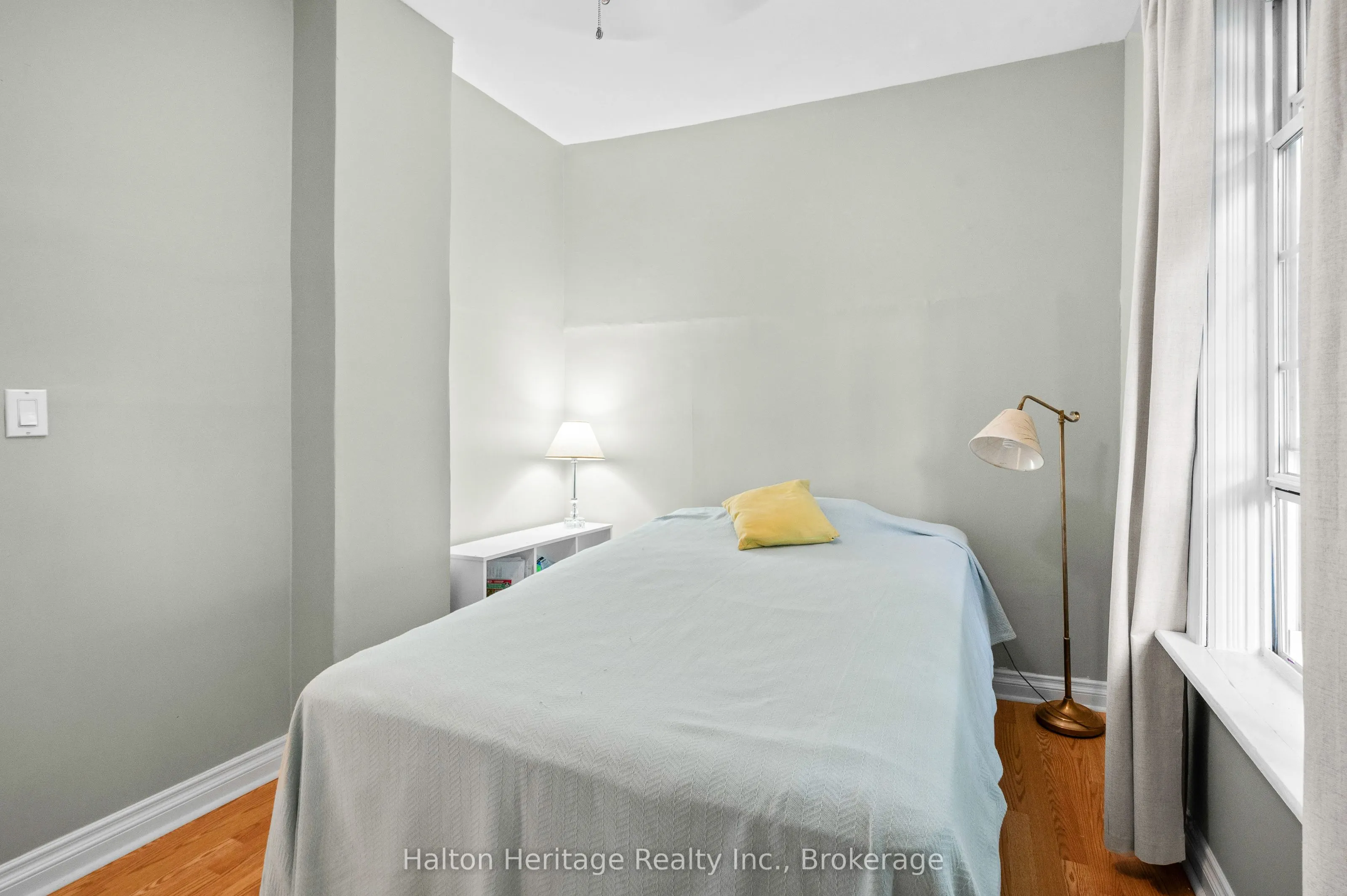 1104 Haig Boulevard