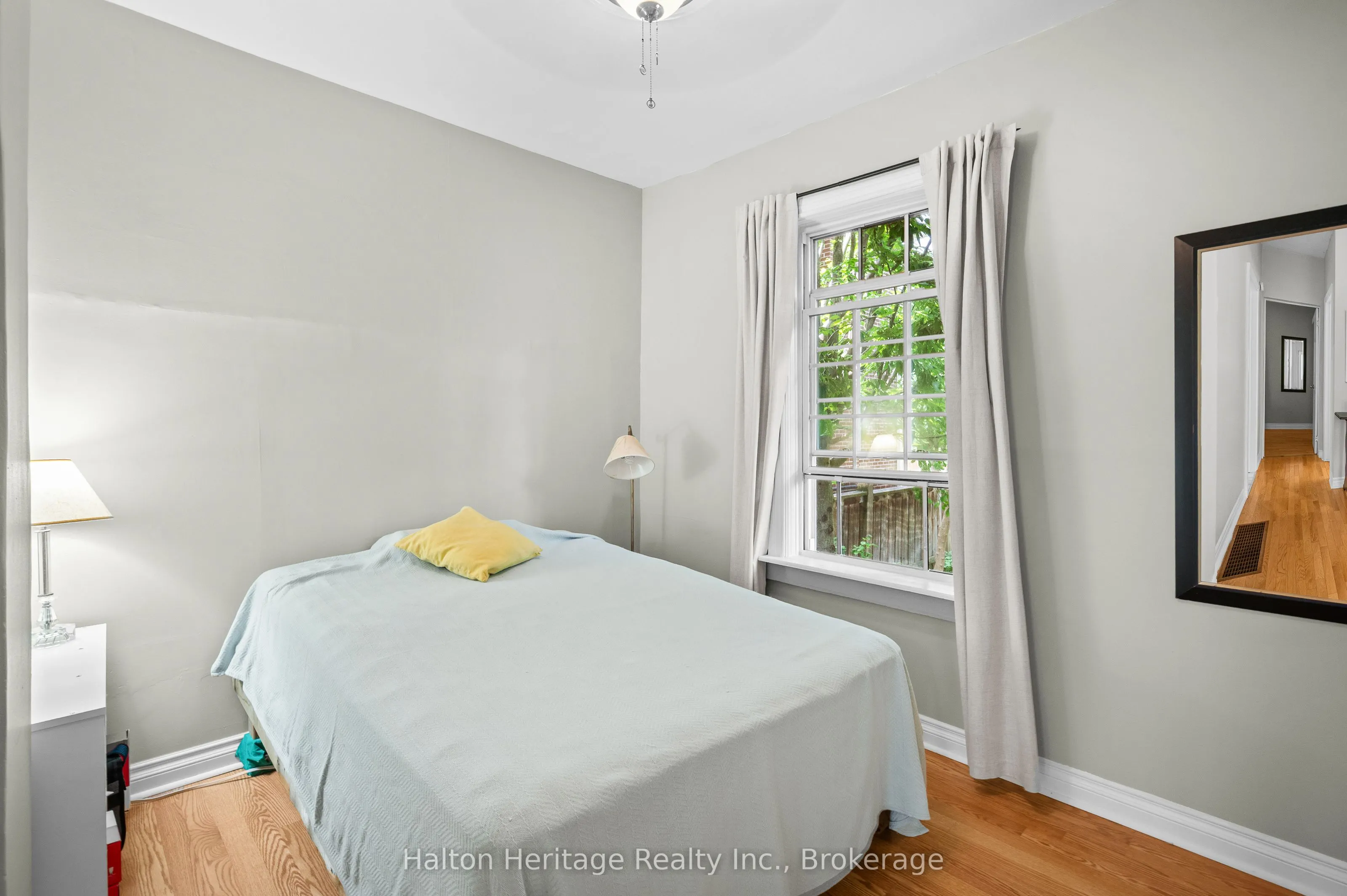 1104 Haig Boulevard