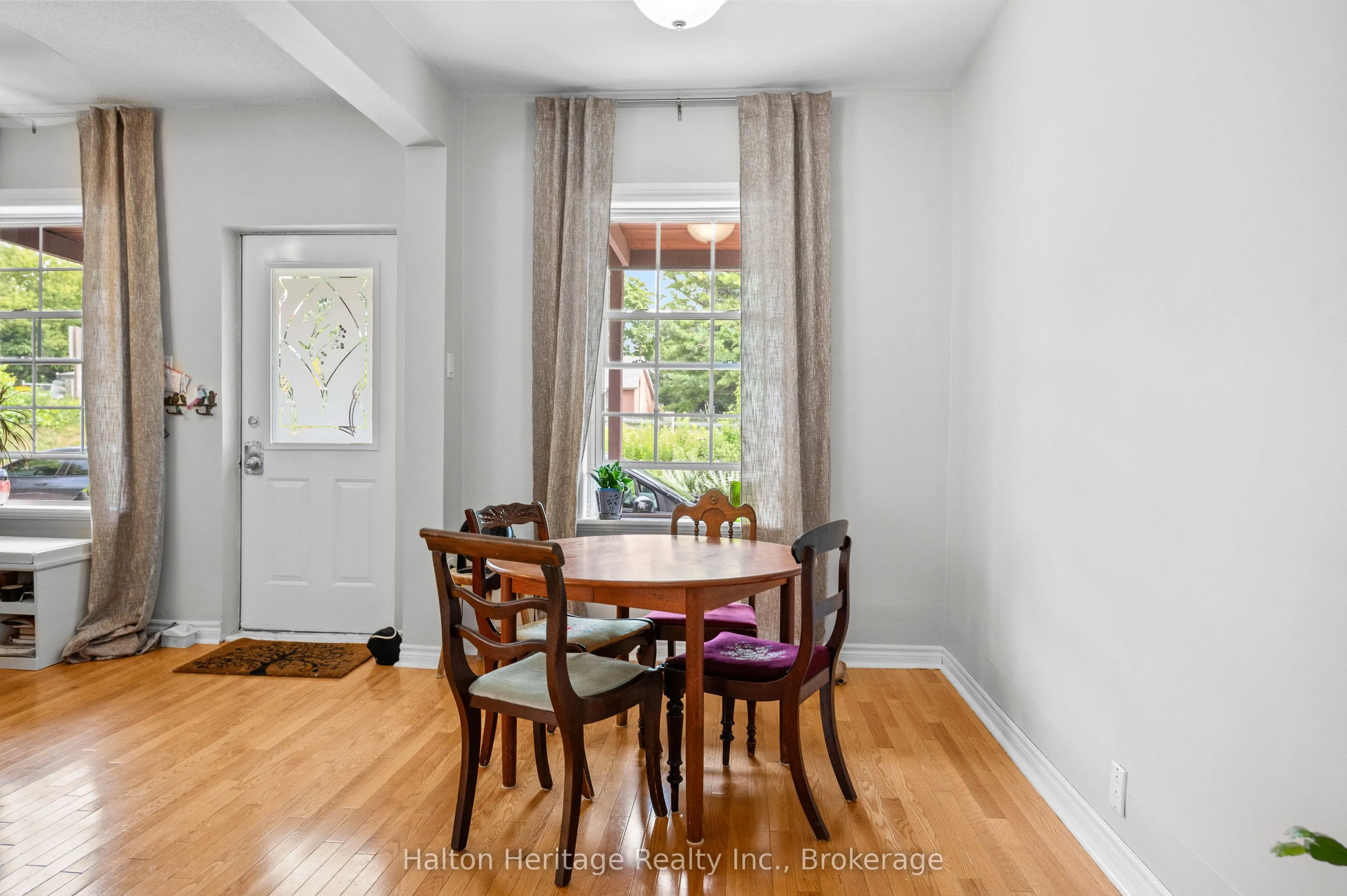 1104 Haig Boulevard