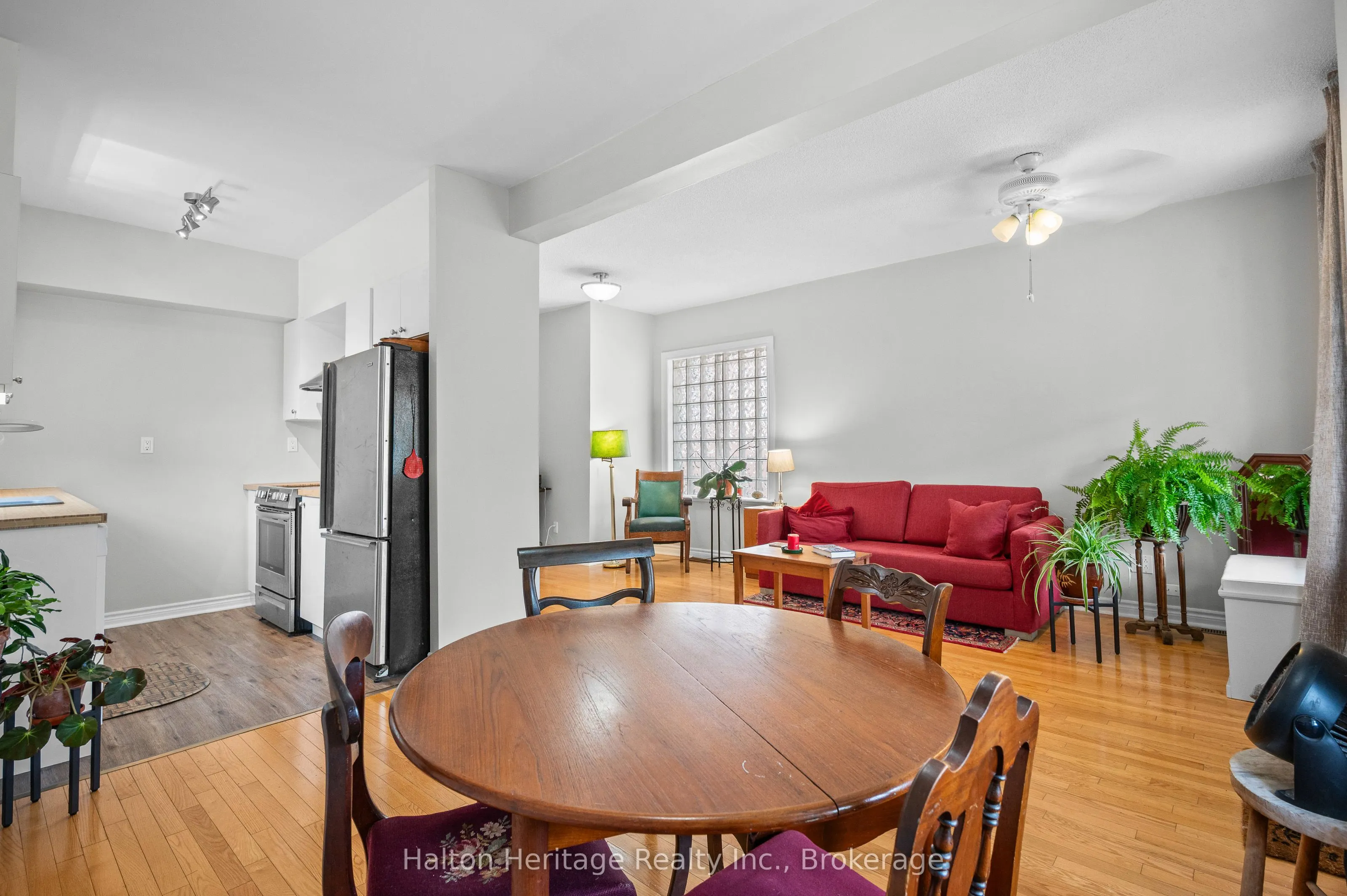 1104 Haig Boulevard