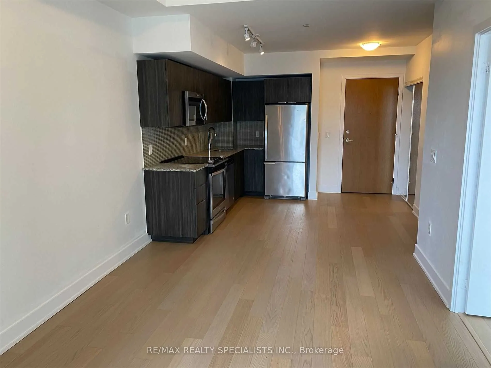 20 SHORE BREEZE Drive, #404