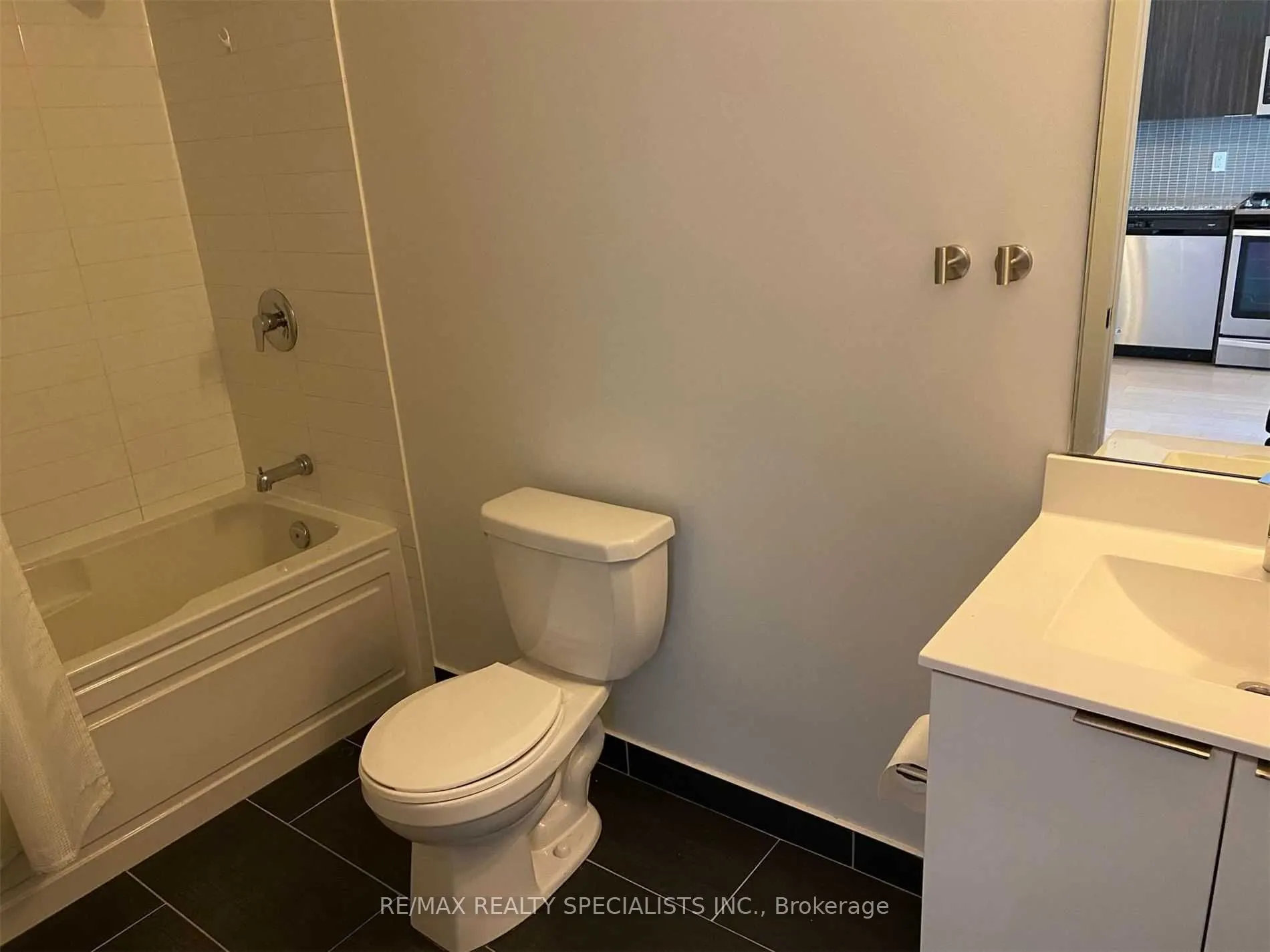 20 SHORE BREEZE Drive, #404