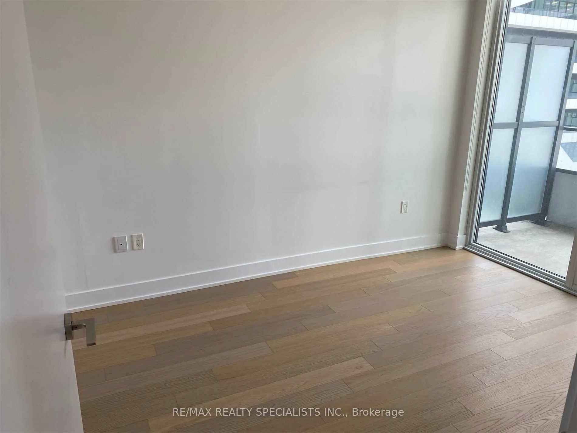 20 SHORE BREEZE Drive, #404