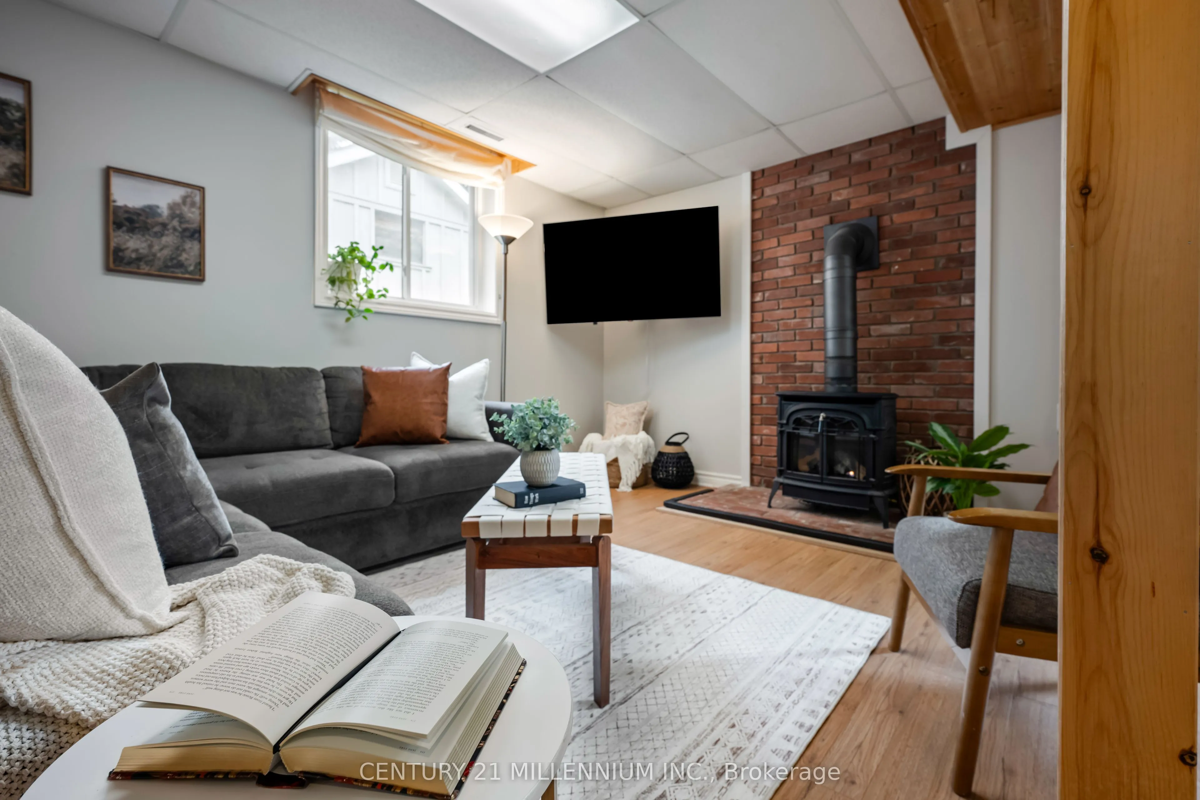 33 Caledonia Road
