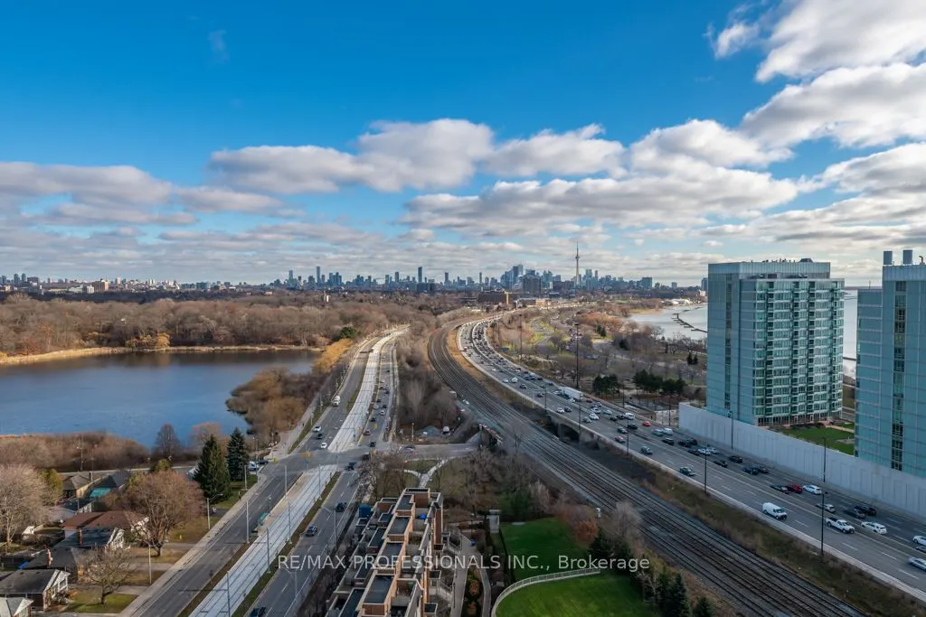 15 Windermere Avenue, #512