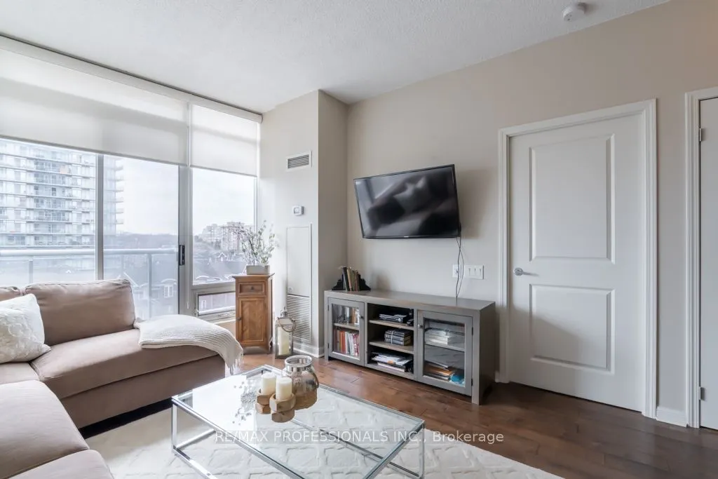 15 Windermere Avenue, #512