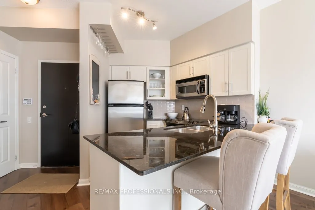 15 Windermere Avenue, #512