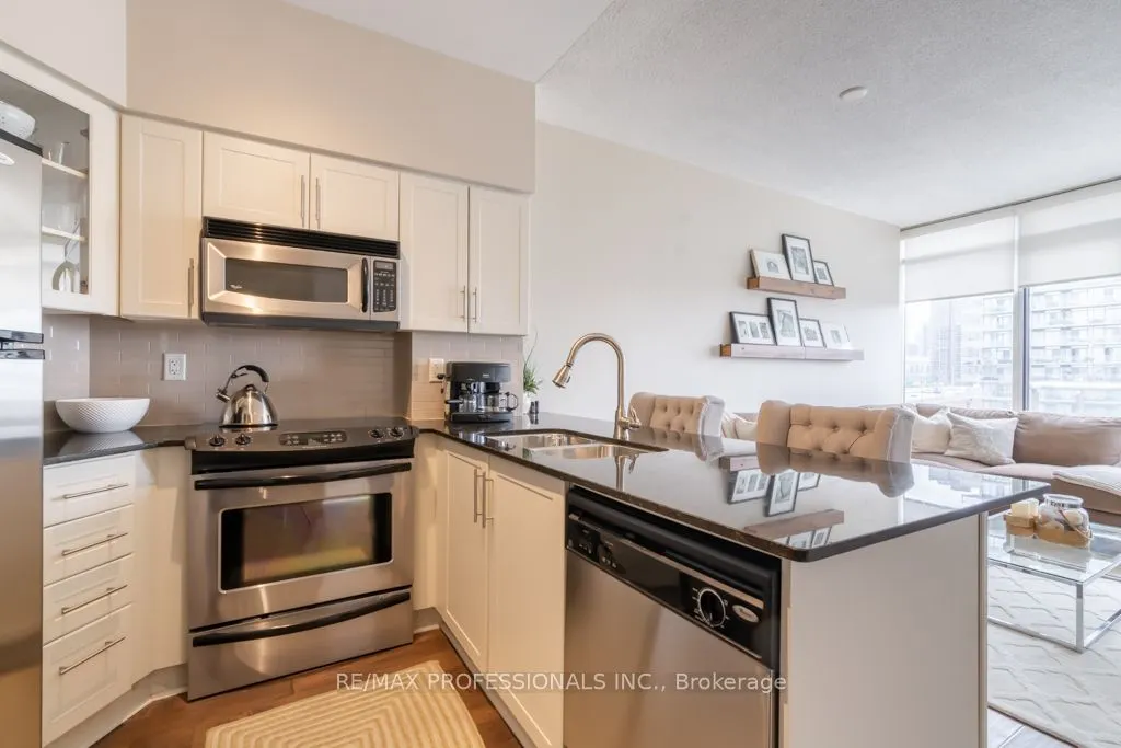 15 Windermere Avenue, #512