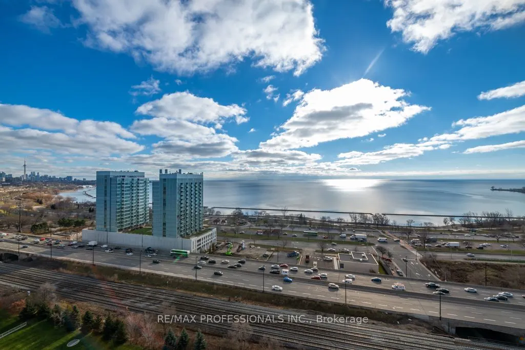 15 Windermere Avenue, #512