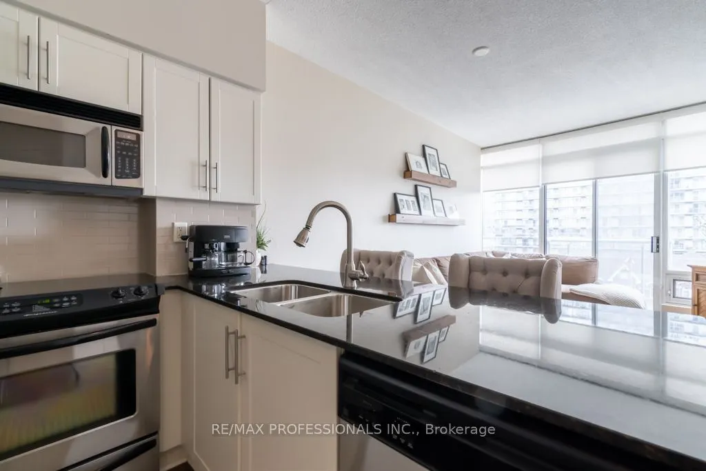 15 Windermere Avenue, #512