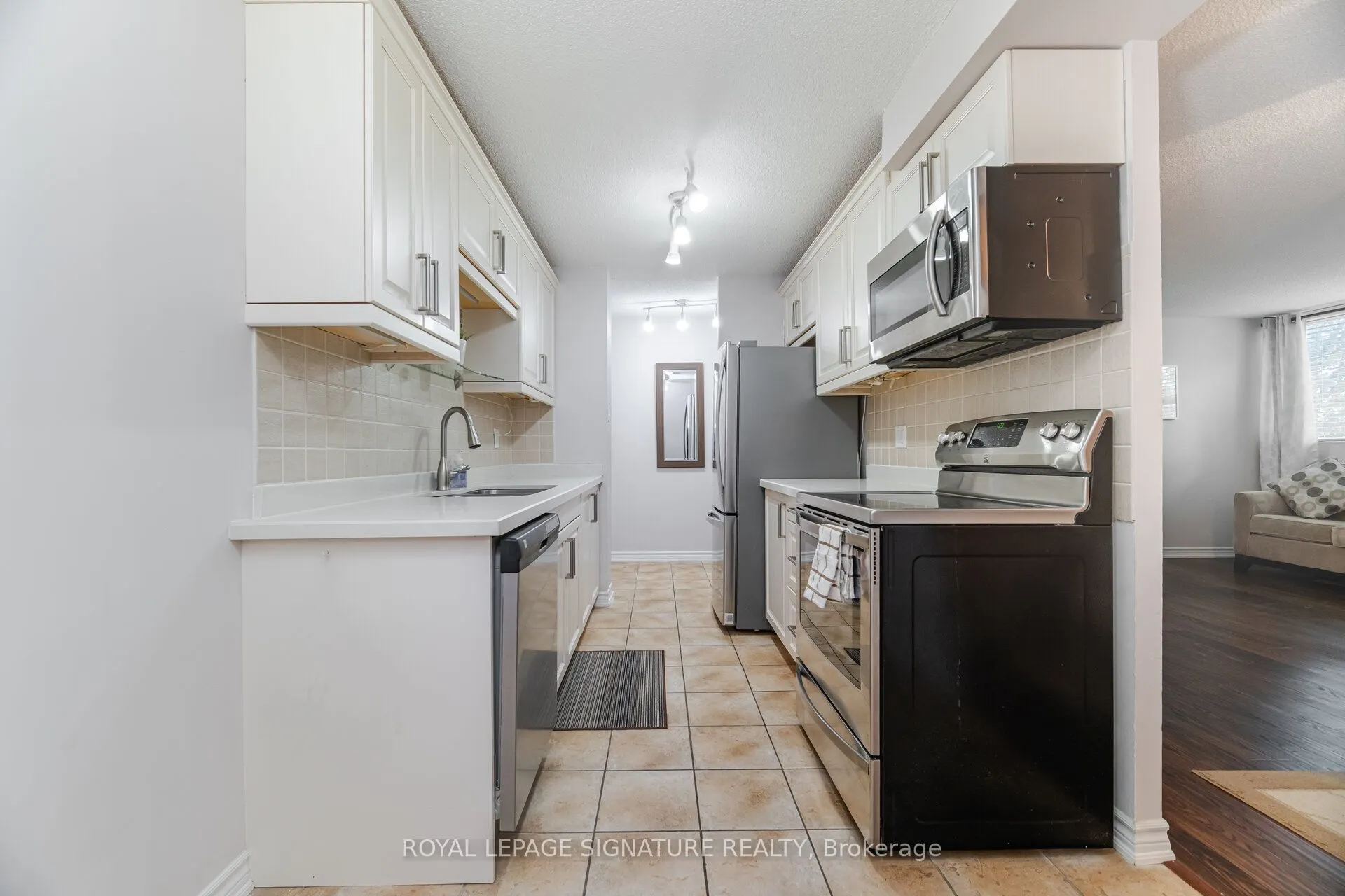 2900 Battleford Road, #214