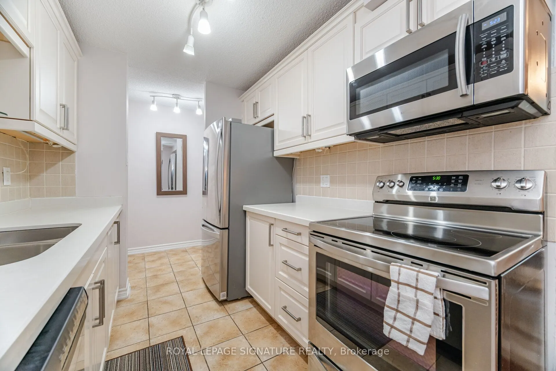 2900 Battleford Road, #214