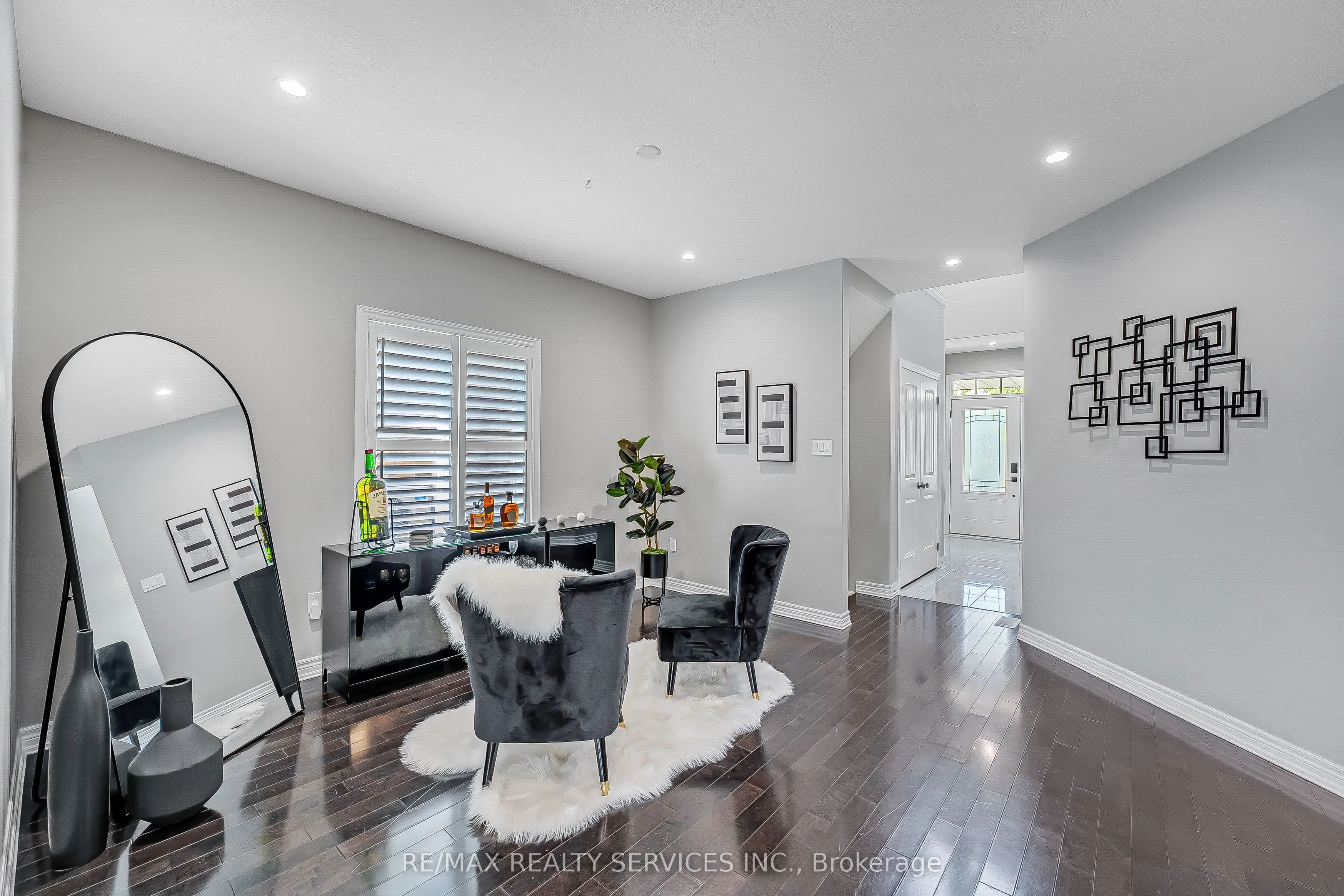 26 Wardlaw Avenue