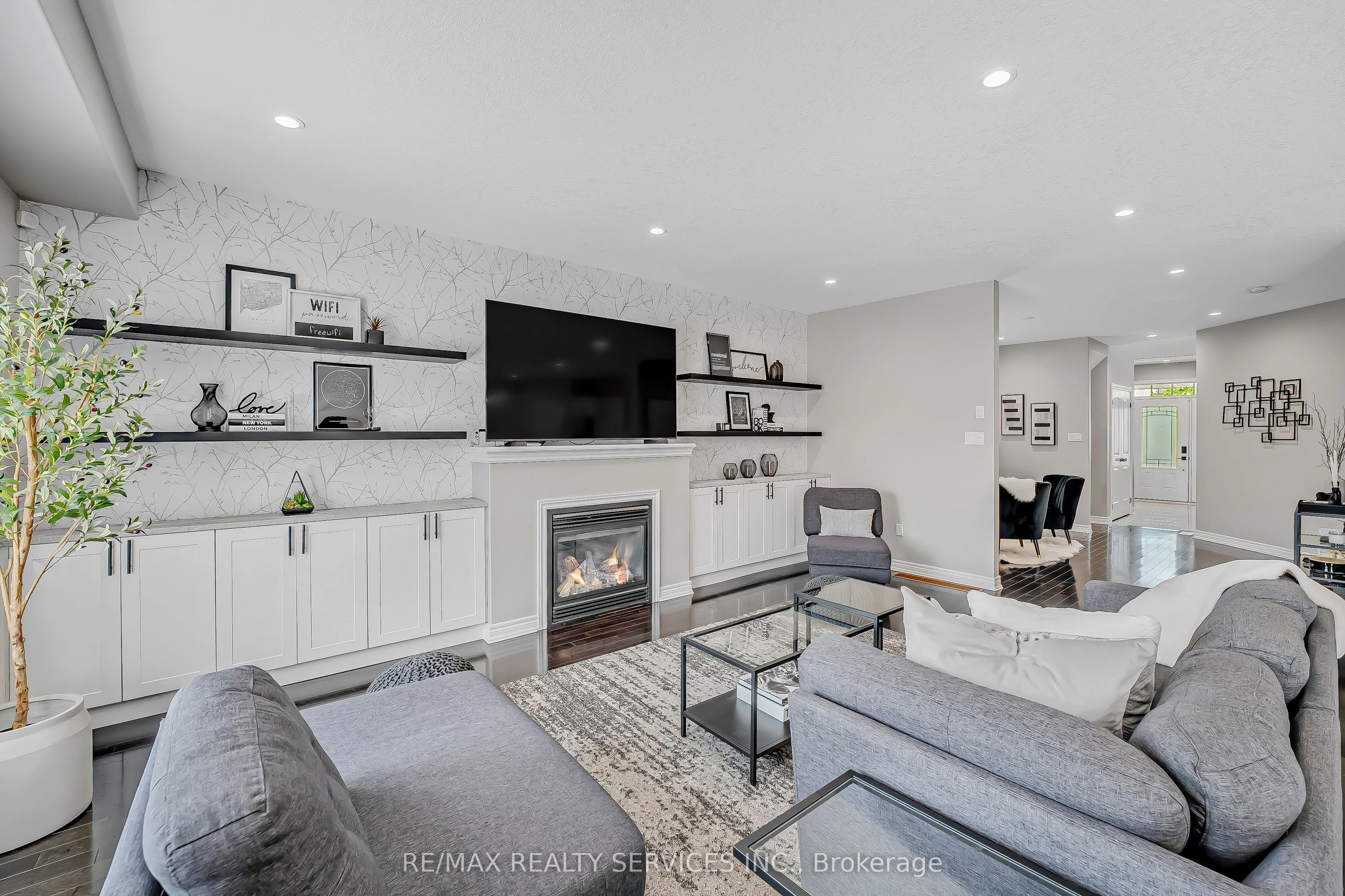 26 Wardlaw Avenue