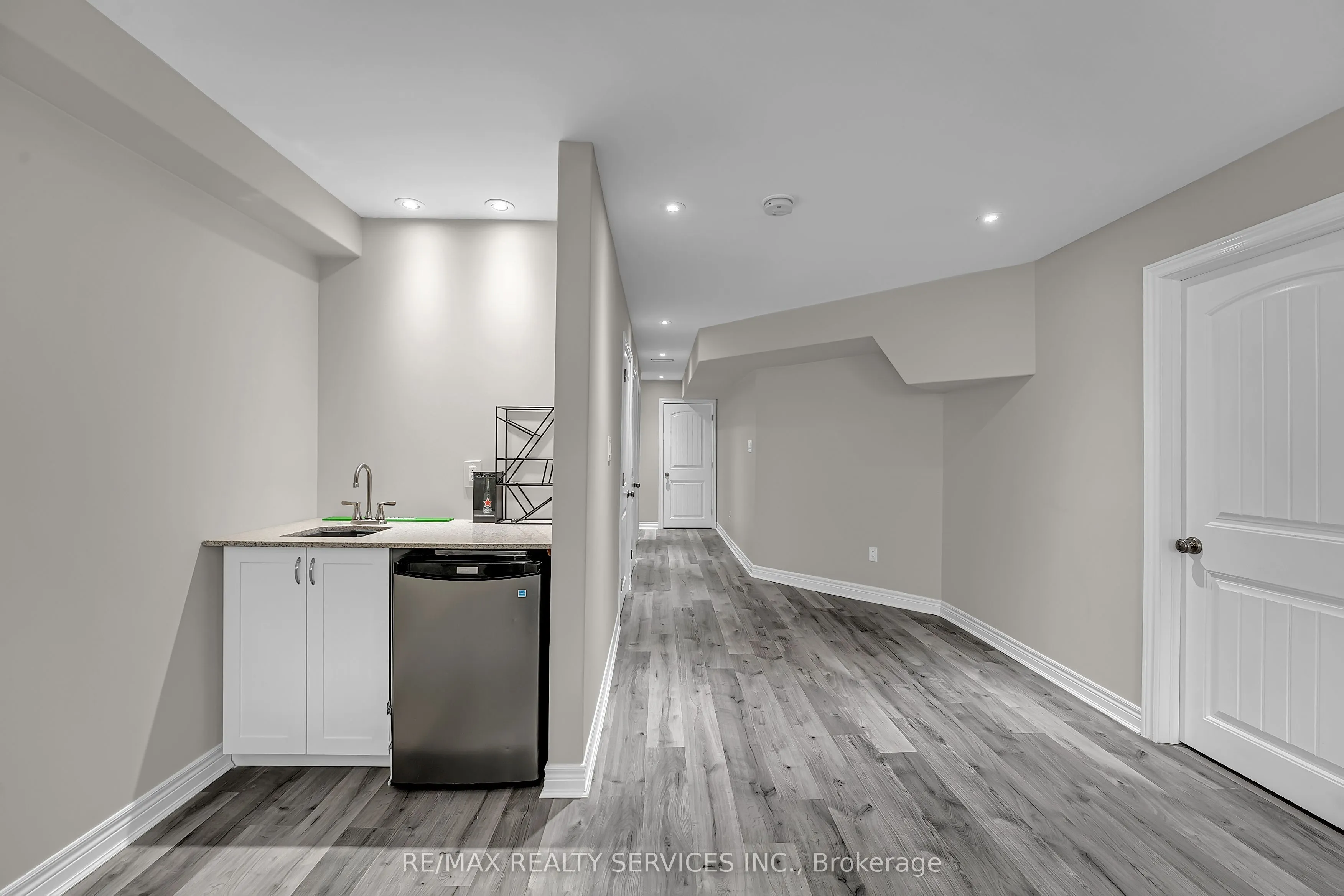 26 Wardlaw Avenue