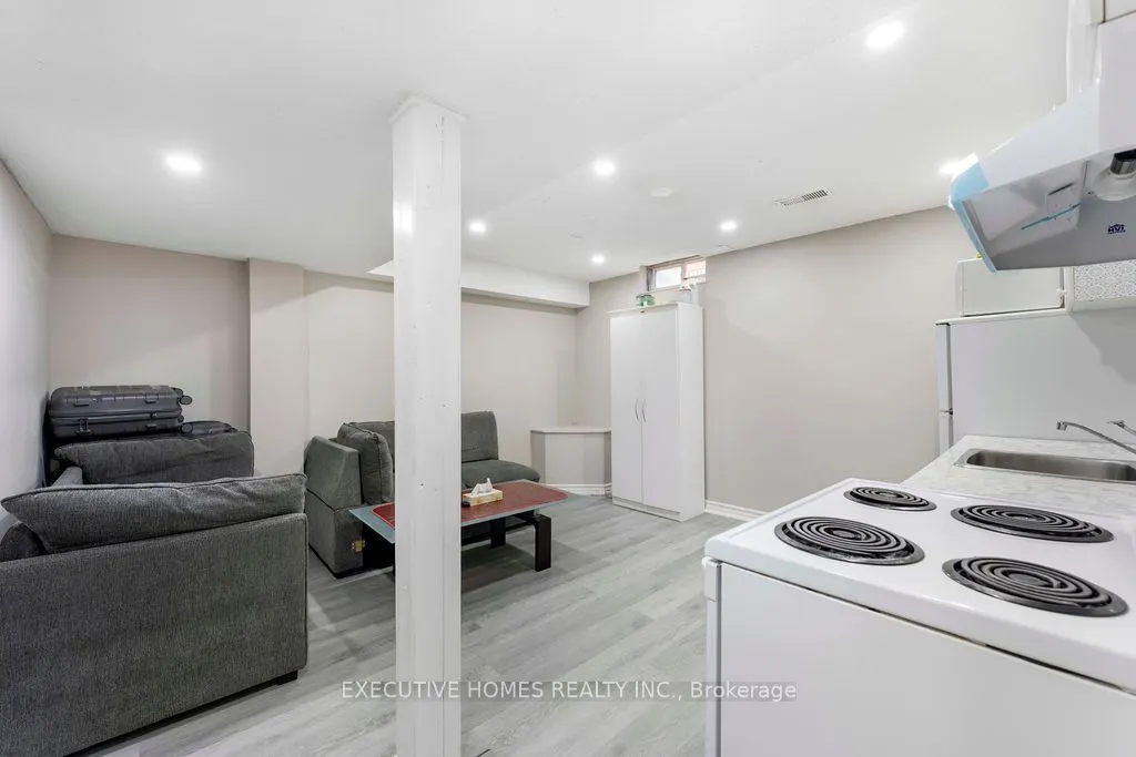 7610 Black Walnut Trail