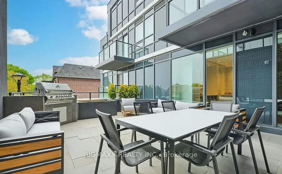 556 Marlee Avenue W, #521