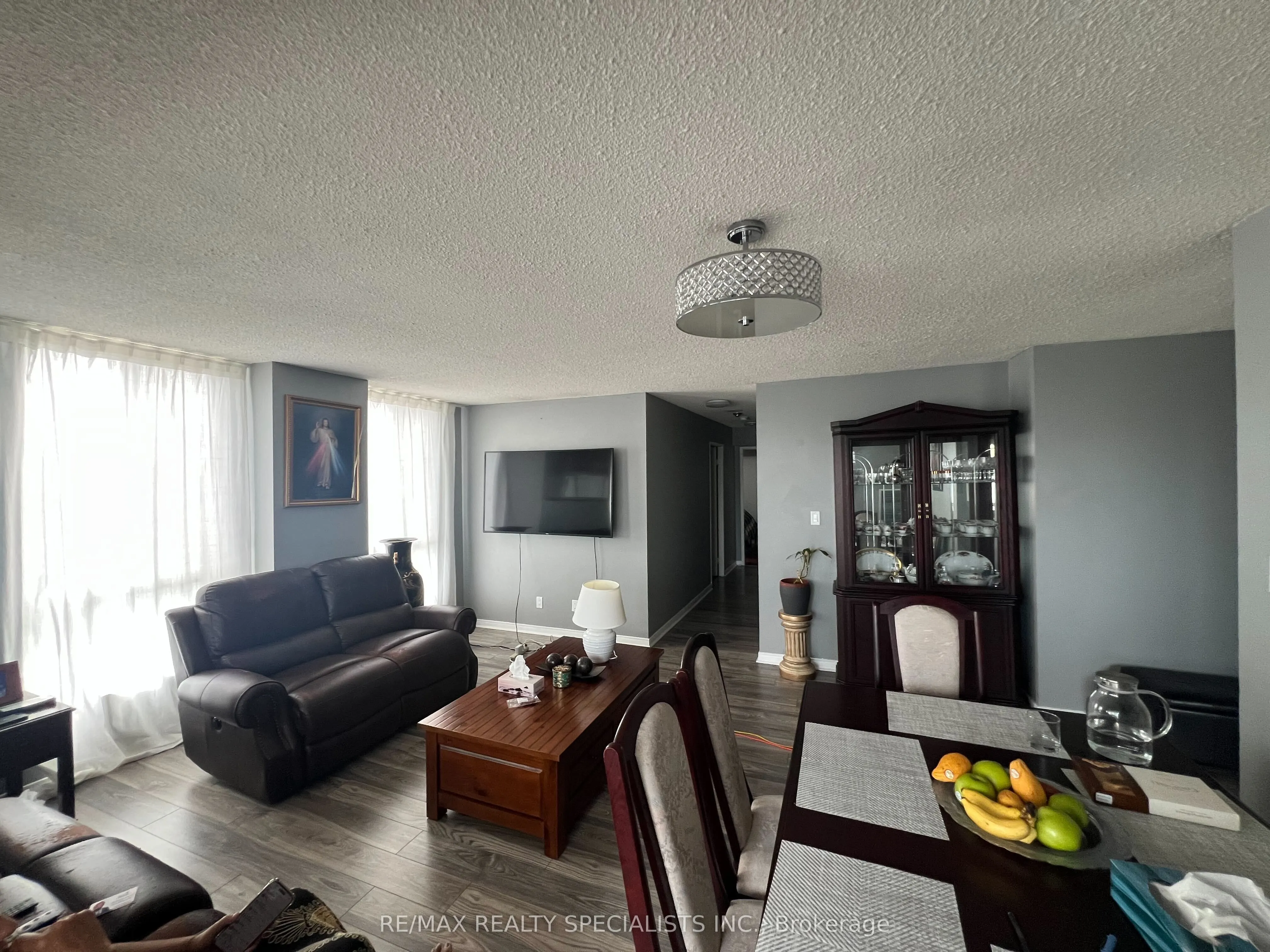 145 Hillcrest Avenue, #303