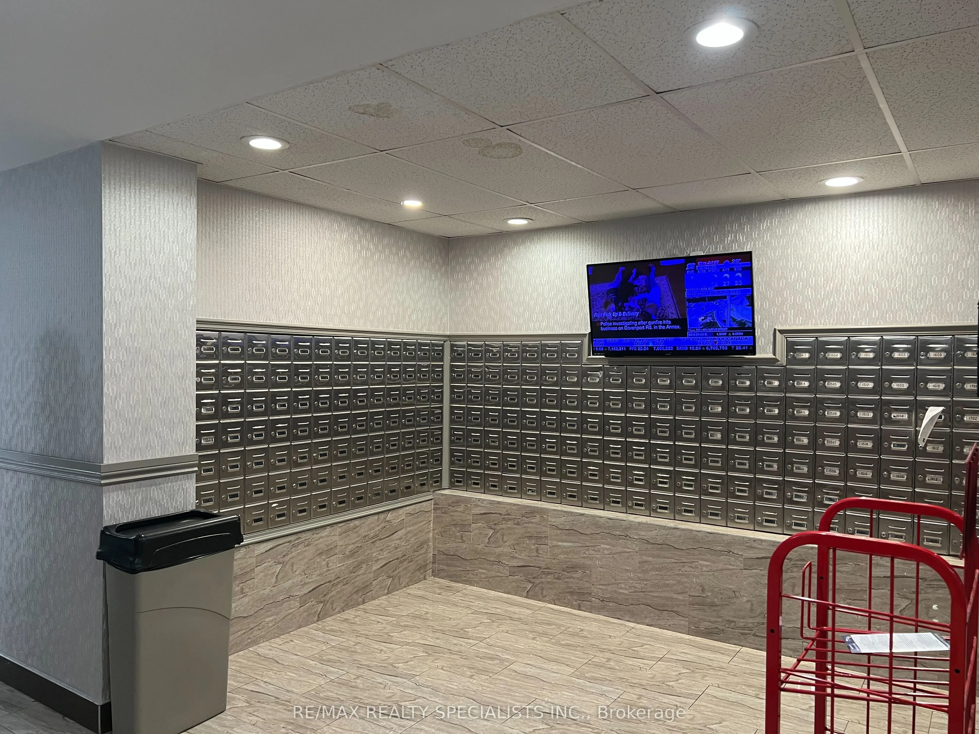 145 Hillcrest Avenue, #303