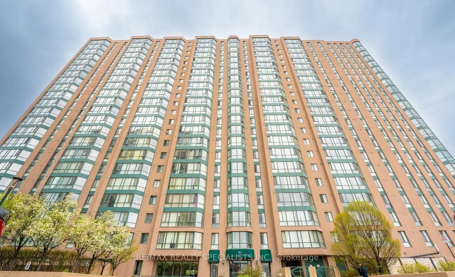 145 Hillcrest Avenue, #303