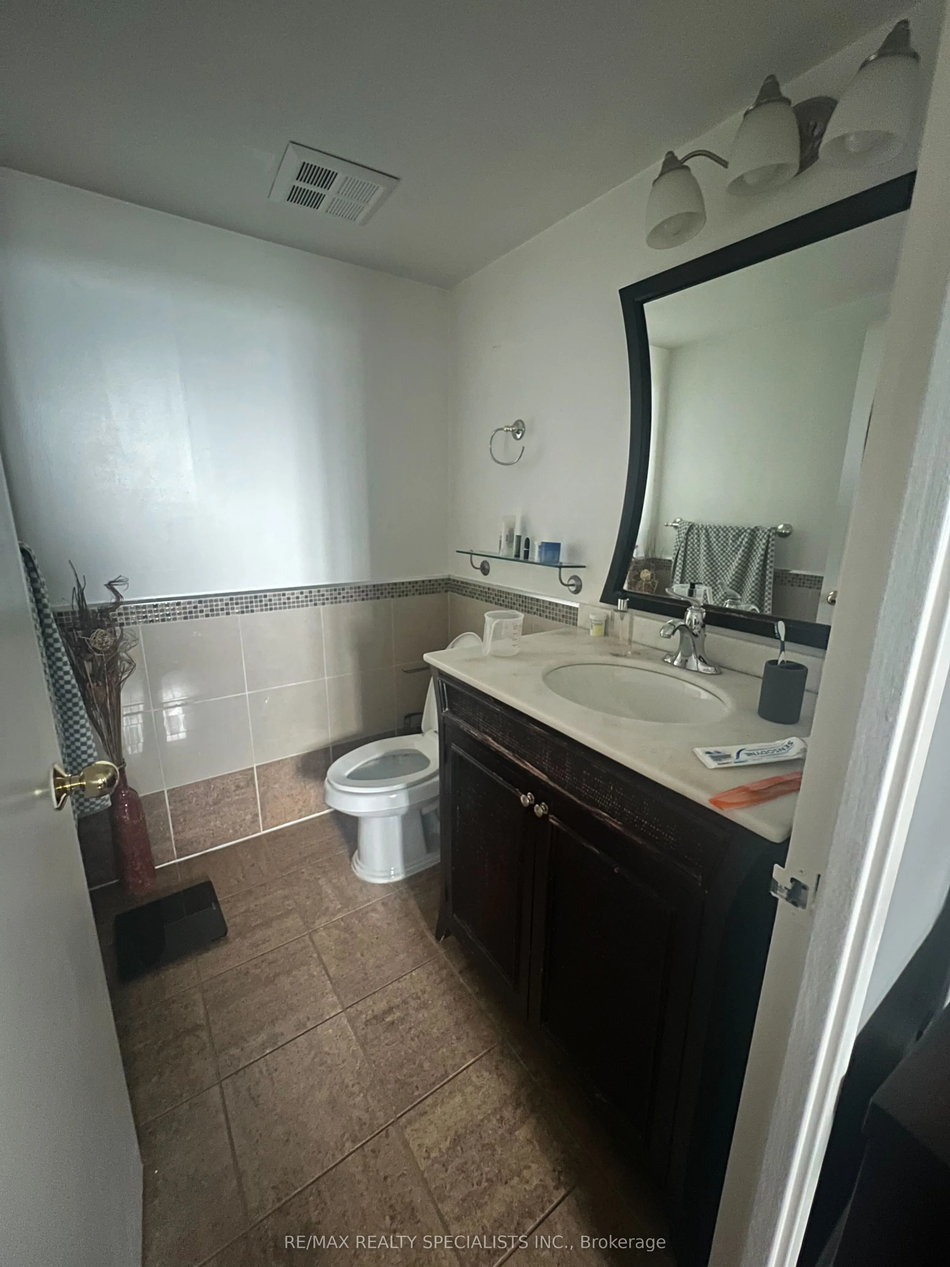 145 Hillcrest Avenue, #303