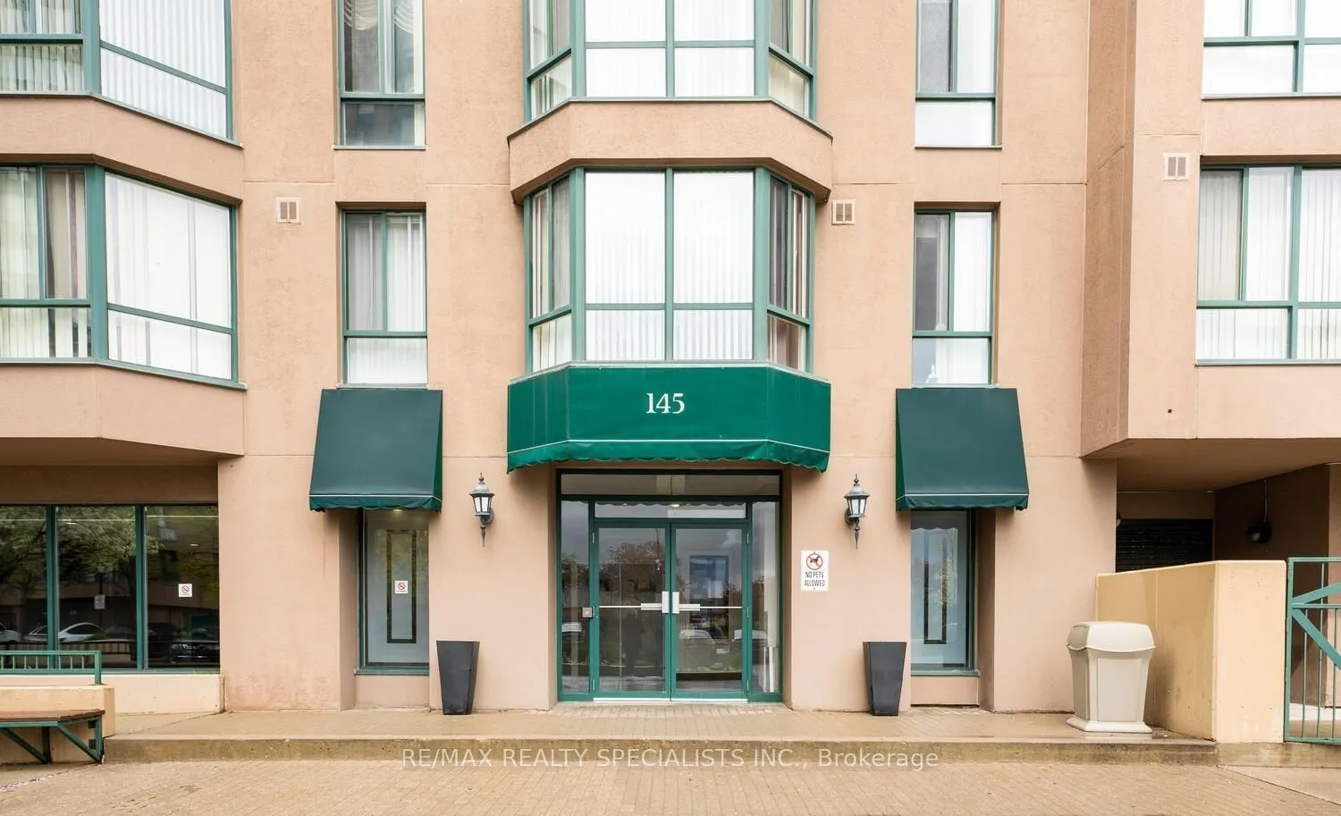 145 Hillcrest Avenue, #303