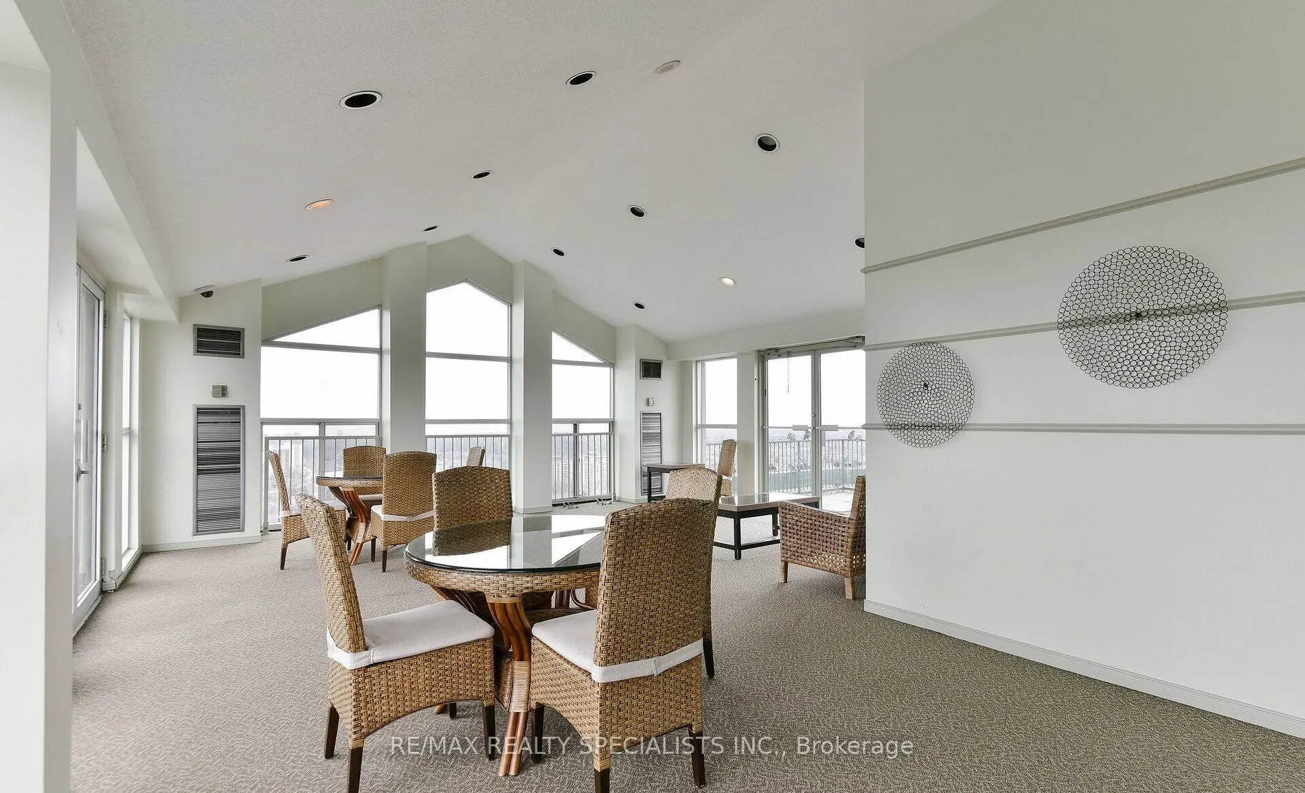 145 Hillcrest Avenue, #303