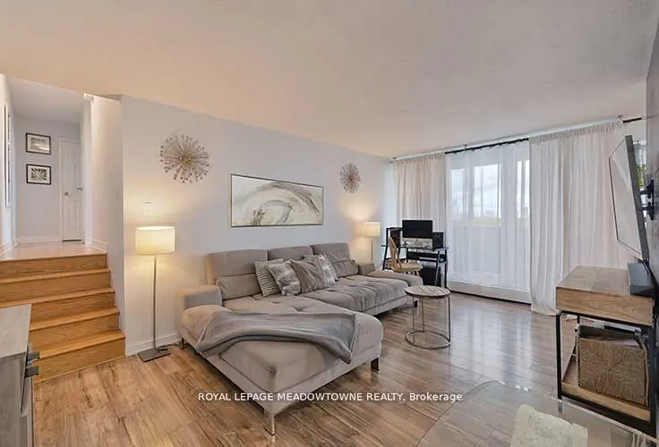 530 Lolita Gardens, #903