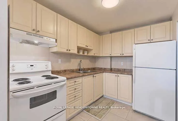 530 Lolita Gardens, #903