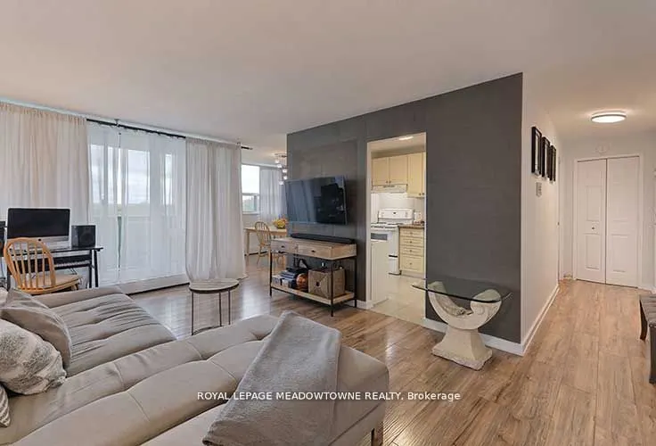 530 Lolita Gardens, #903