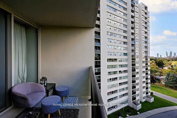 530 Lolita Gardens, #903
