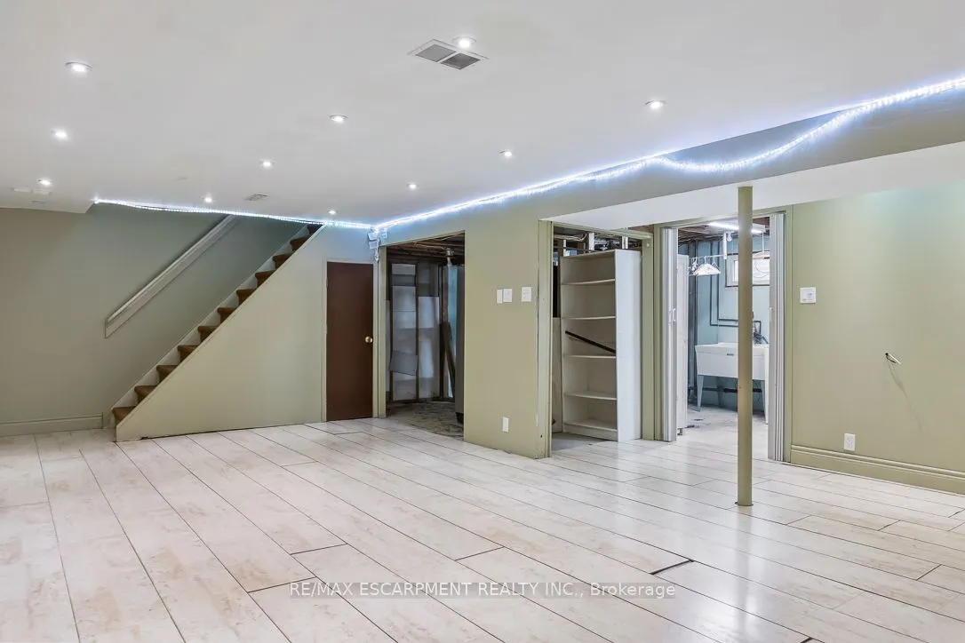 1 Dunbarton Crescent