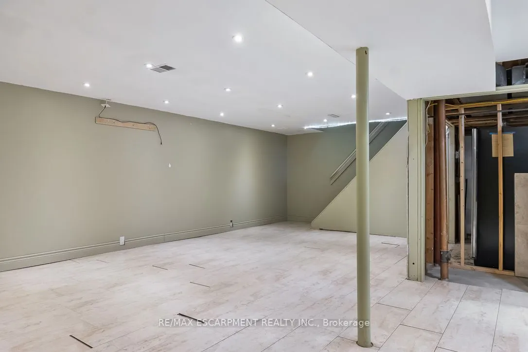 1 Dunbarton Crescent