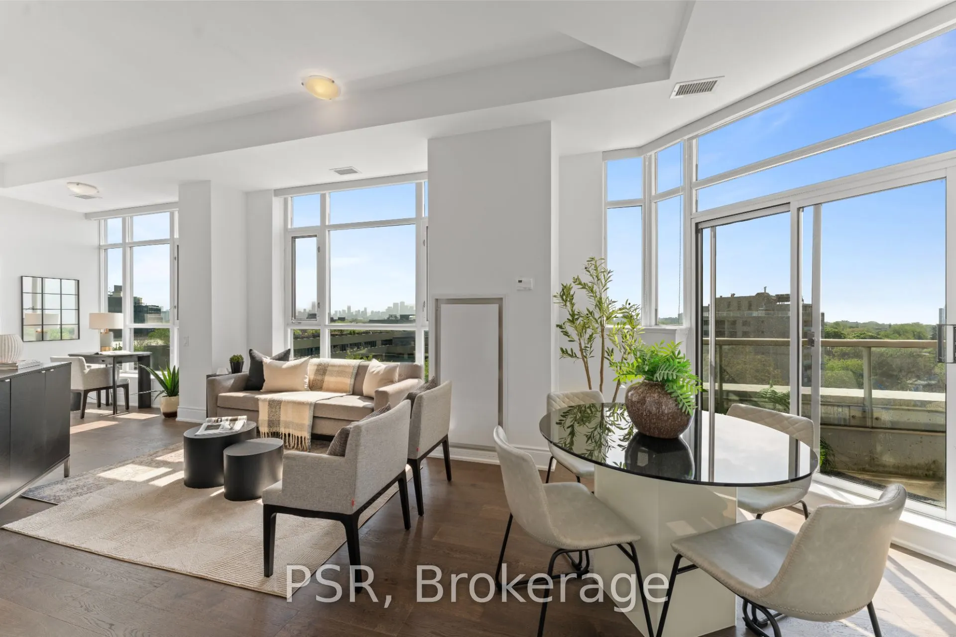 437 Roncesvalles Avenue, #702