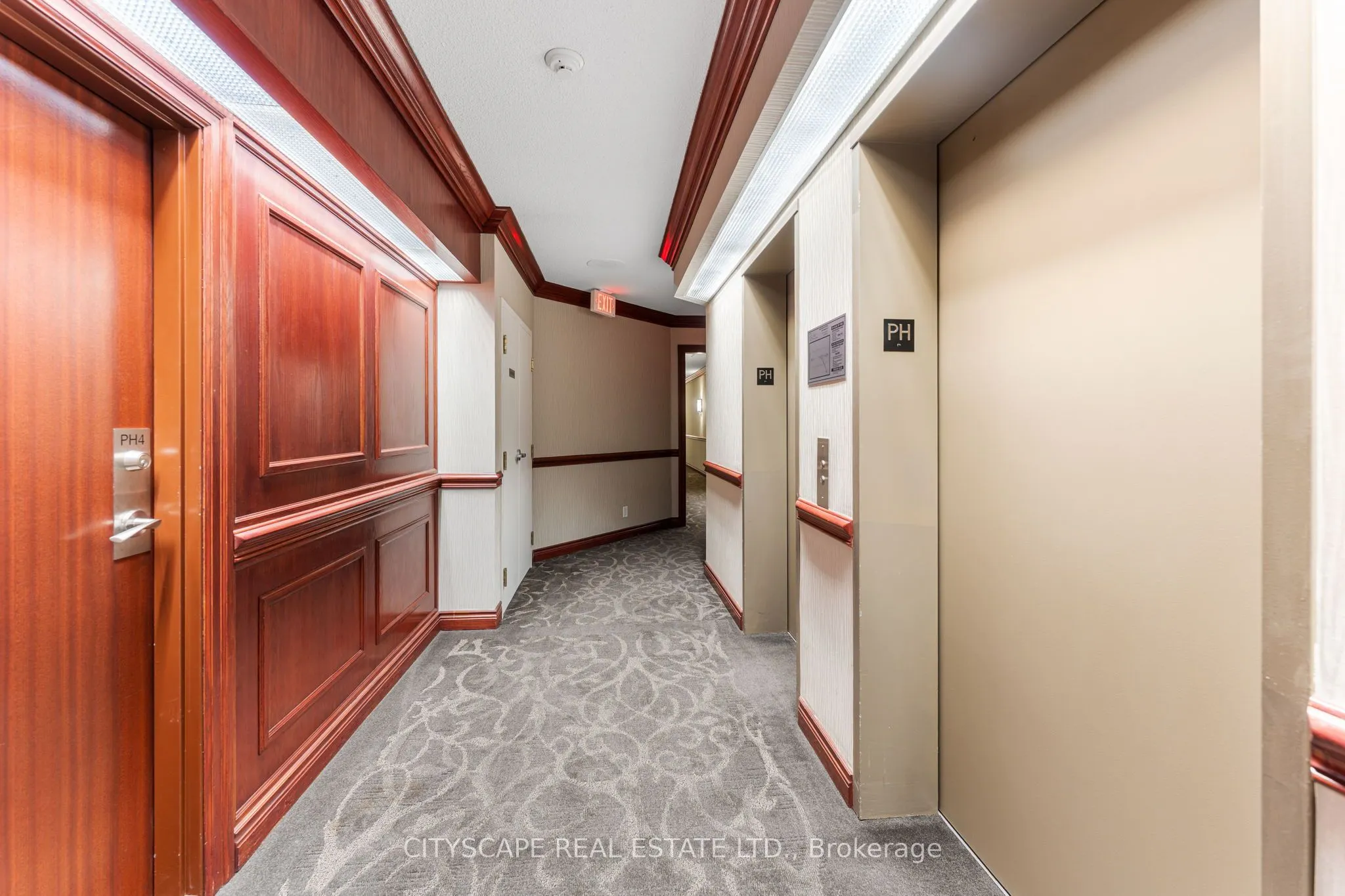 880 Dundas Street W, #Ph3