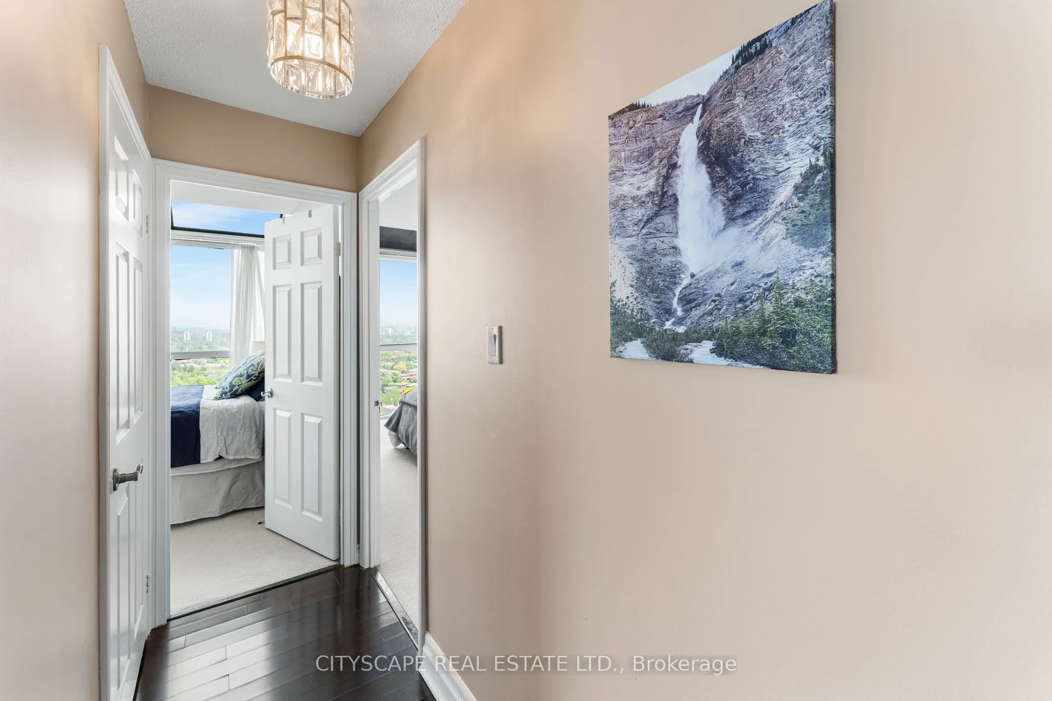 880 Dundas Street W, #Ph3