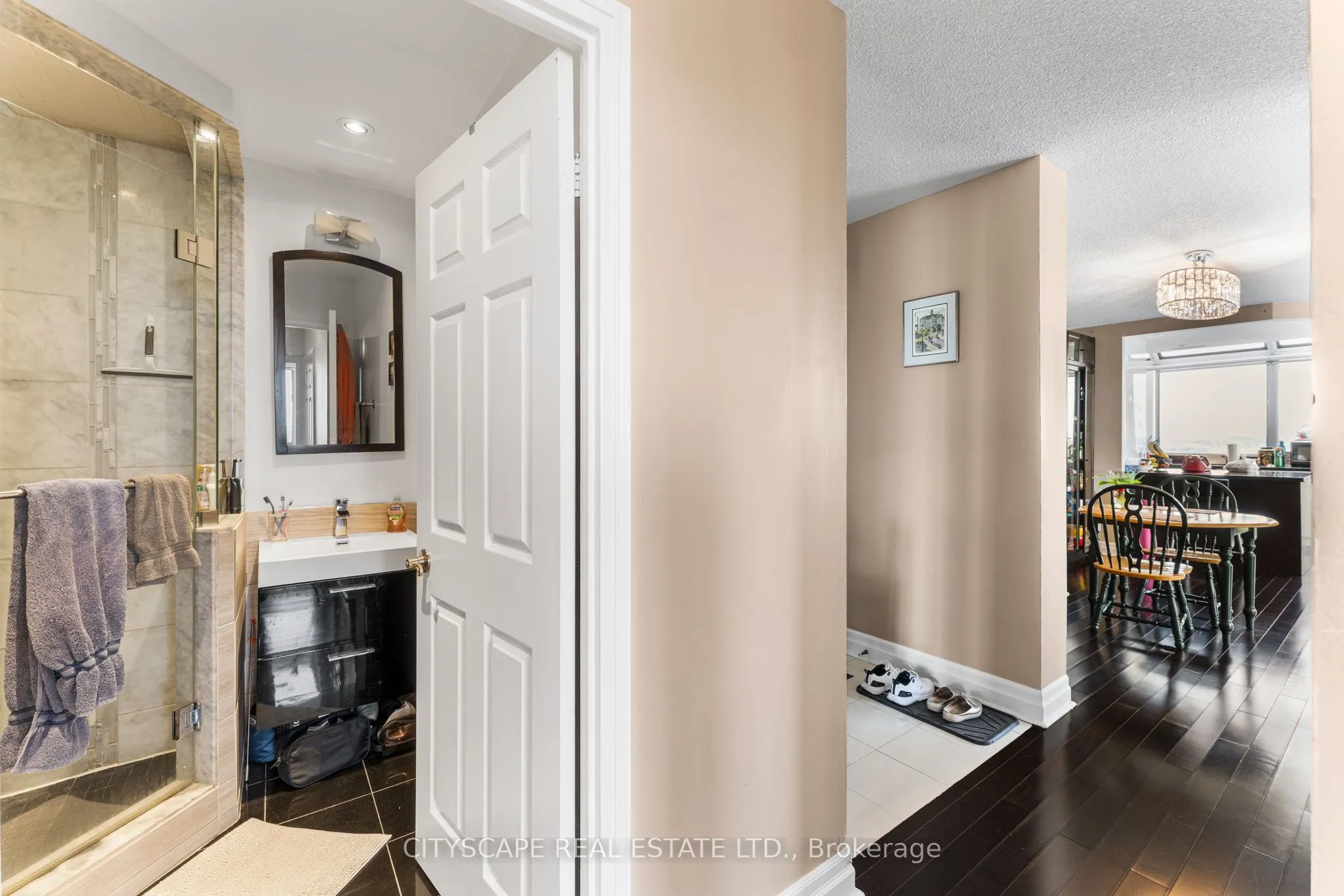 880 Dundas Street W, #Ph3