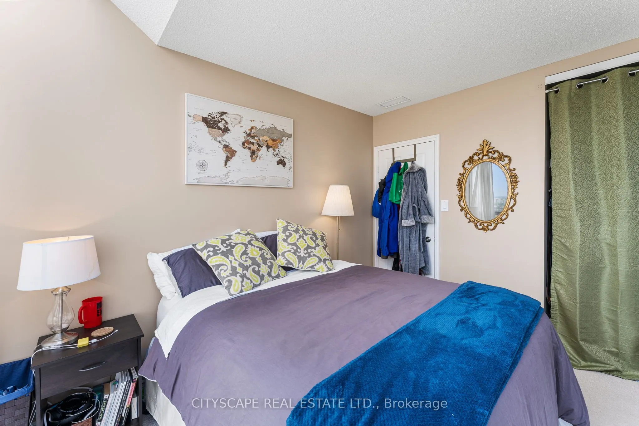 880 Dundas Street W, #Ph3