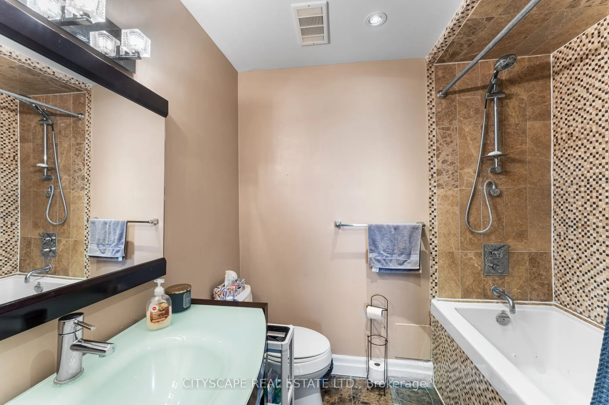 880 Dundas Street W, #Ph3