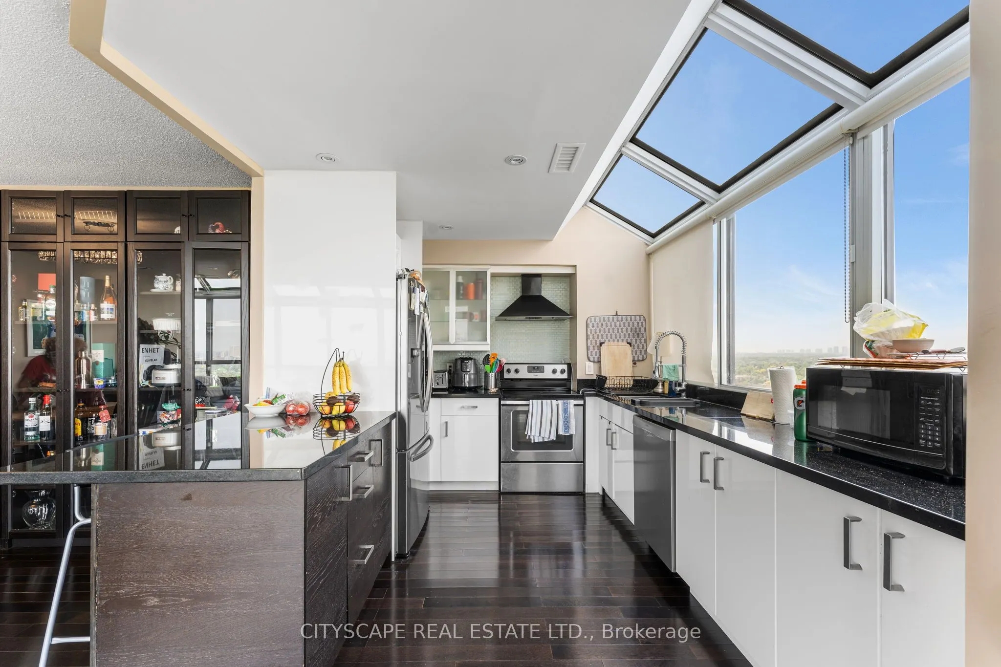 880 Dundas Street W, #Ph3