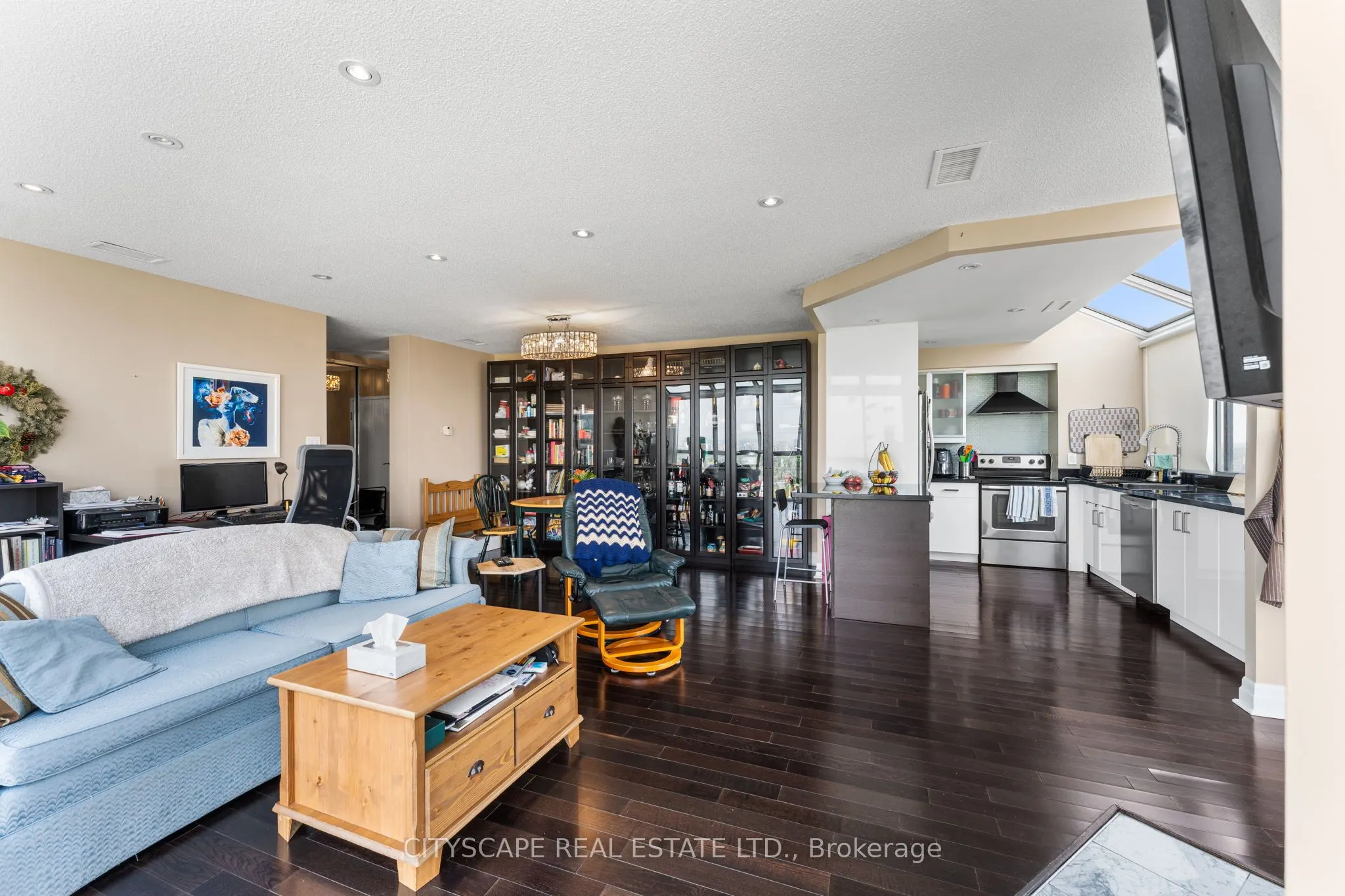 880 Dundas Street W, #Ph3