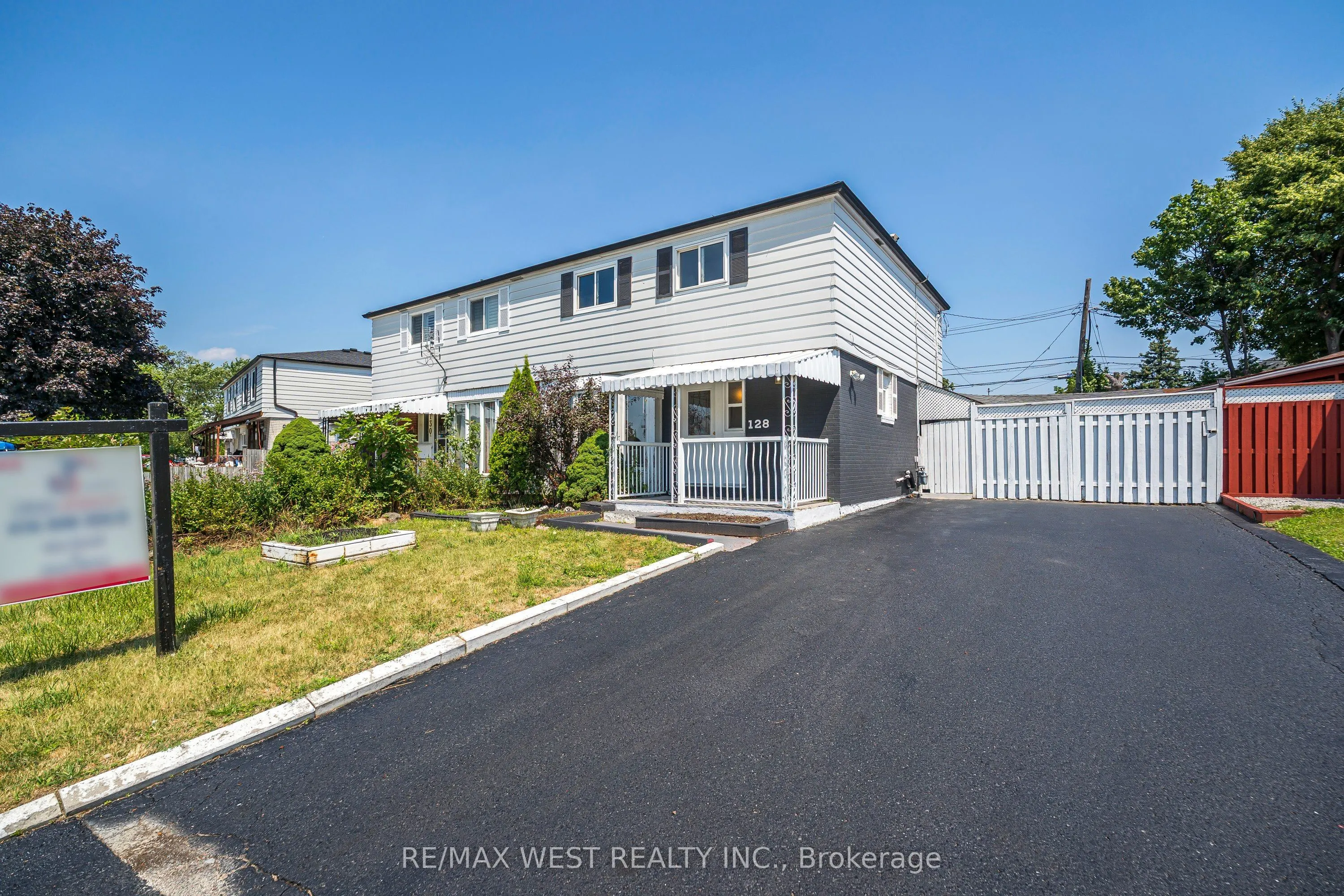 128 Avondale Boulevard