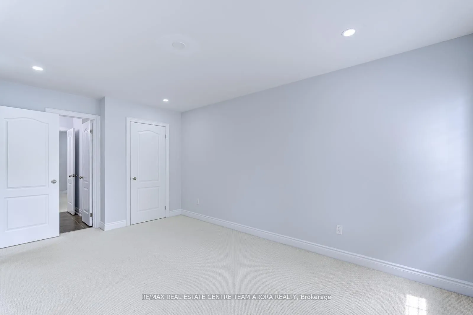 3313 Mistwell Crescent