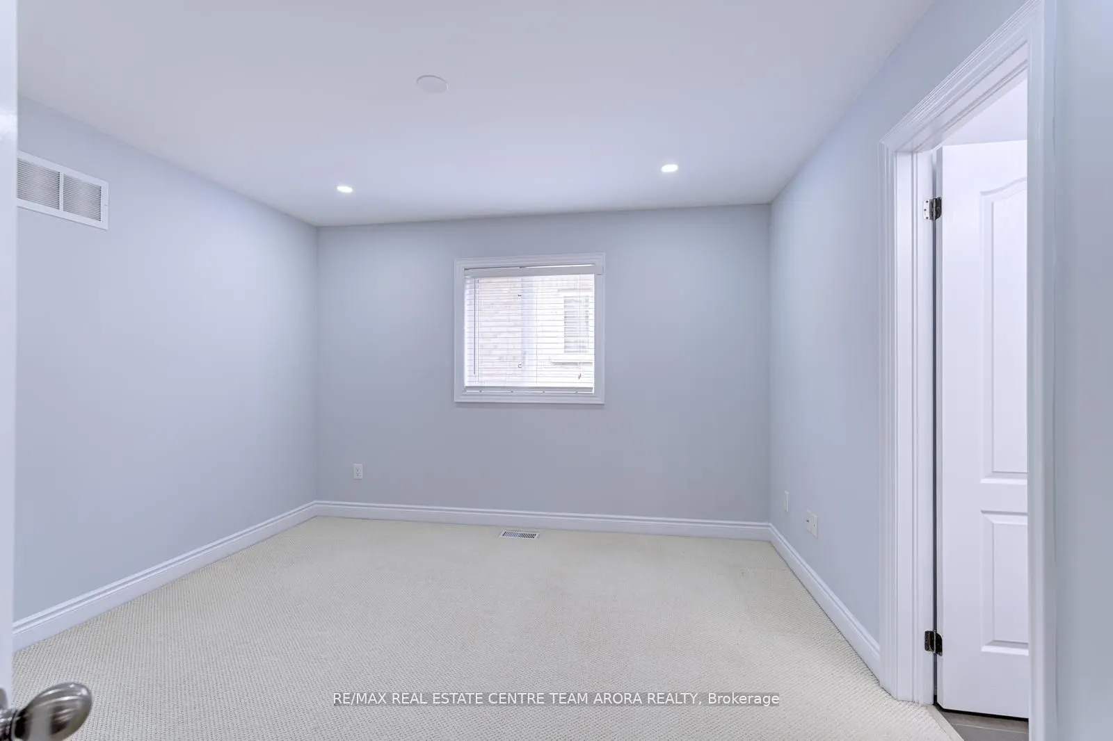 3313 Mistwell Crescent