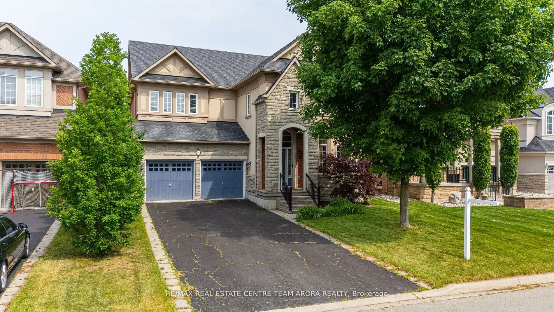 3313 Mistwell Crescent