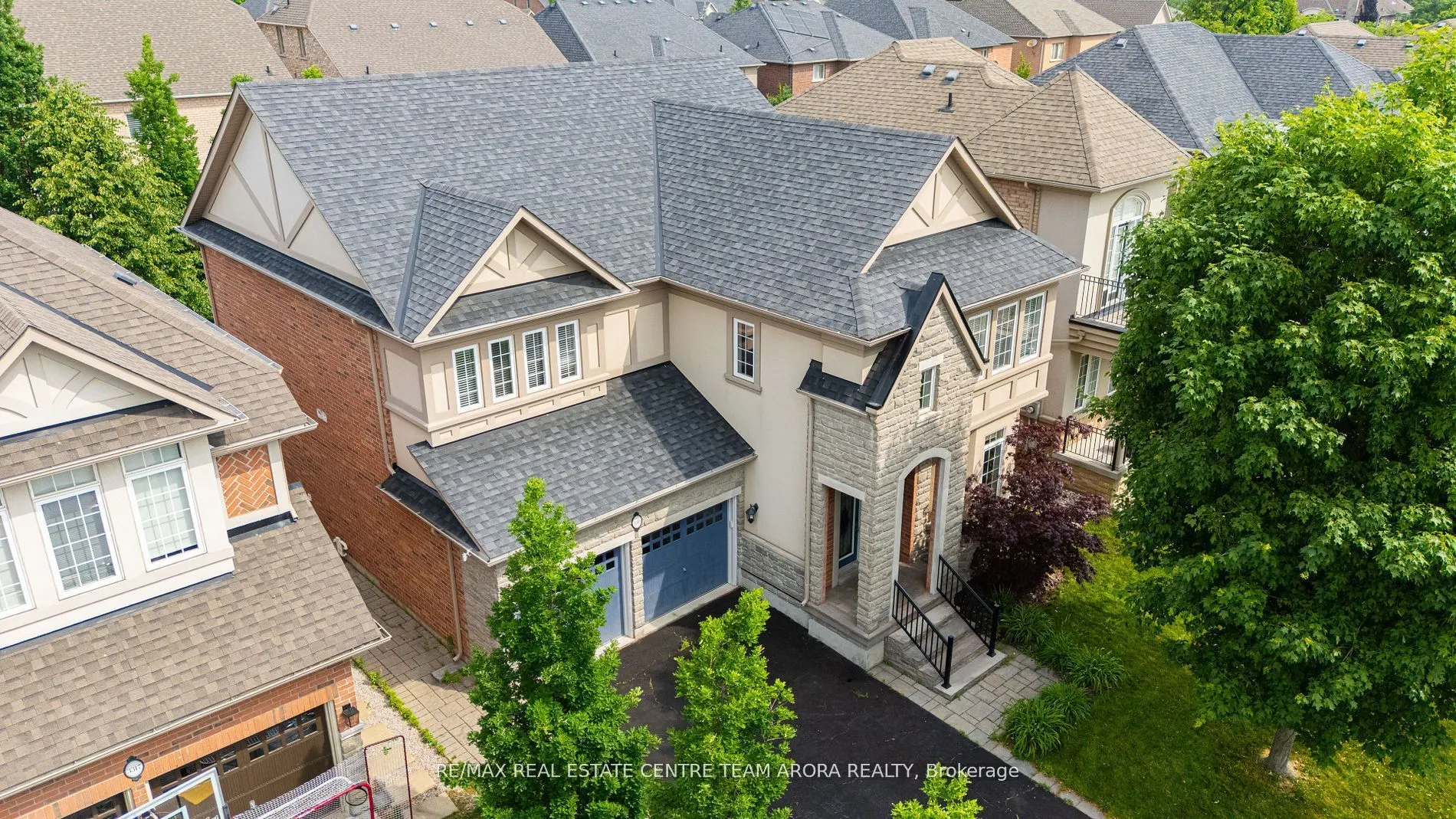 3313 Mistwell Crescent