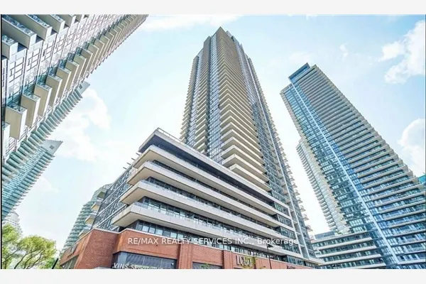 2220 Lakeshore Boulevard W